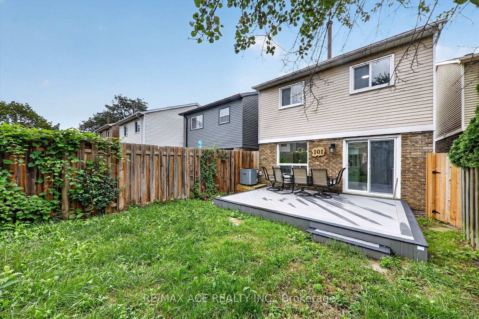 Photo 35 of 101 Greenfield Crescent, Whitby, Blue Grass Meadows — HOMEH