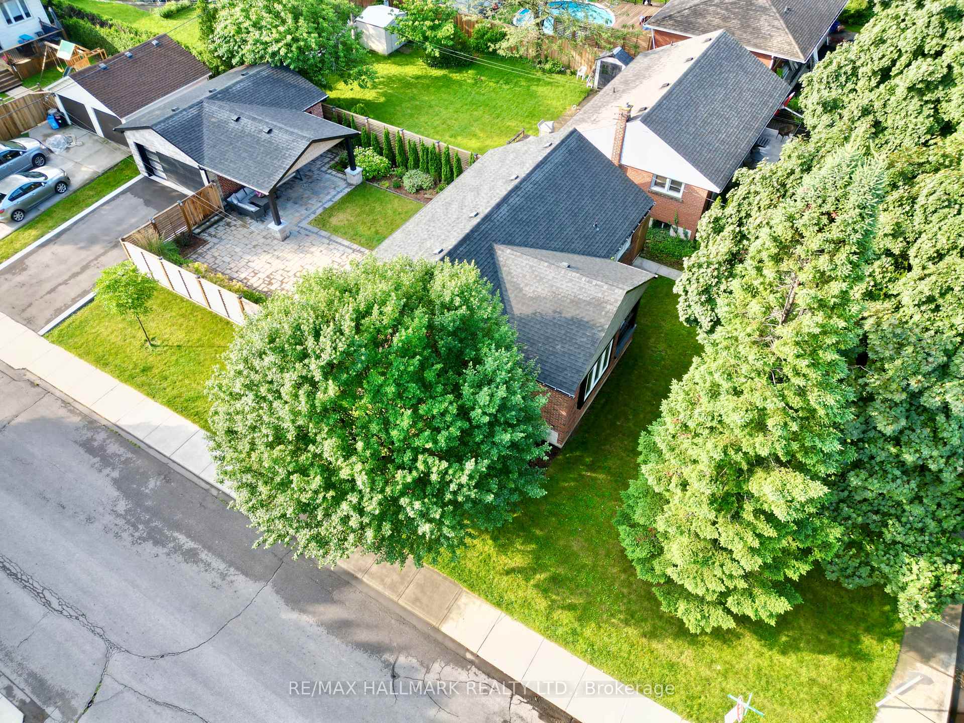 Photo 3 of 121 West 23rd Street, Hamilton, Westcliffe — HOMEH