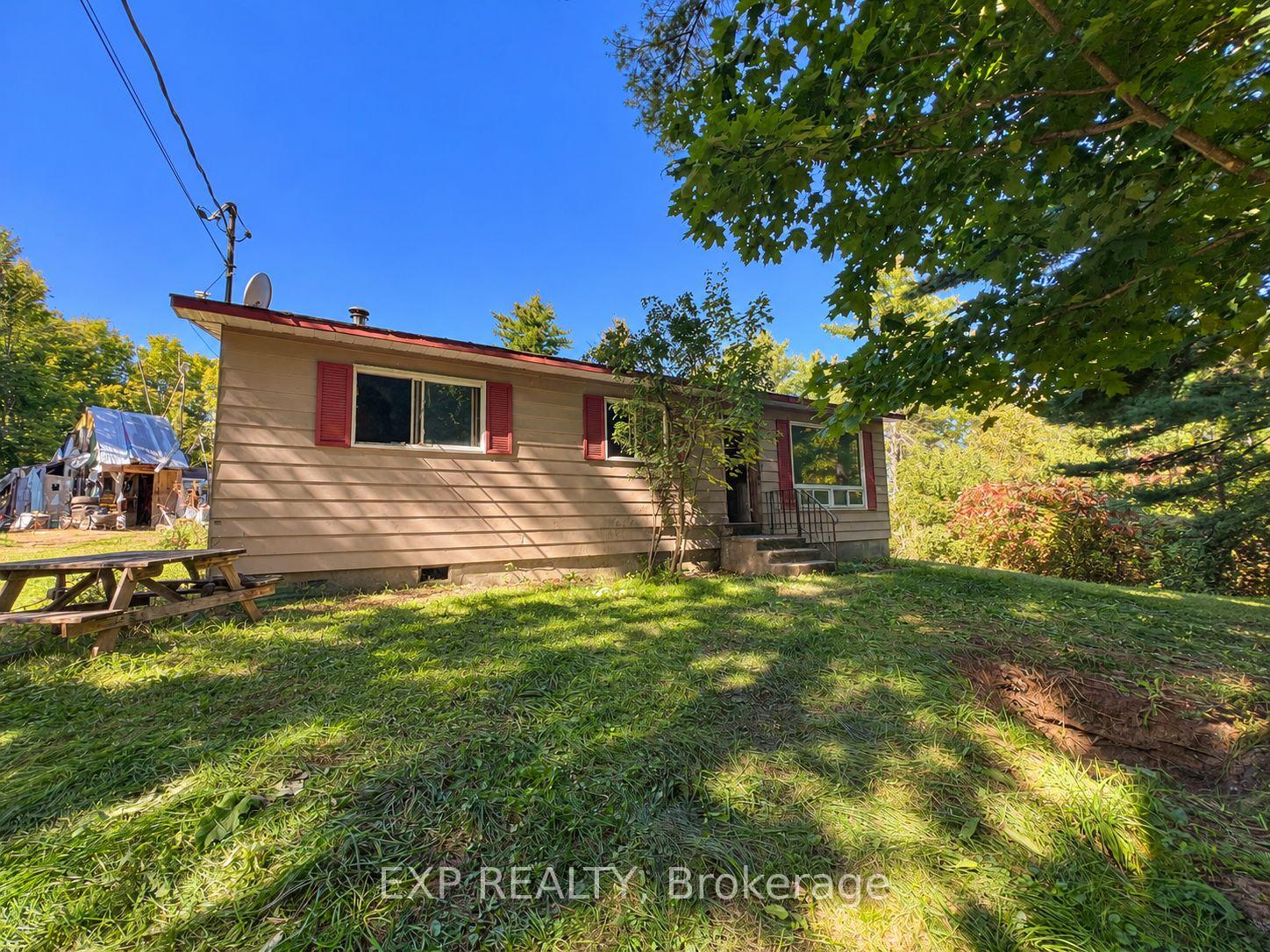 Photo 1 of 942 Bathurst 9TH Concession Road, Tay Valley, Bathurst/Burgess & Sherbrooke (North Burgess) Twp — HOMEH