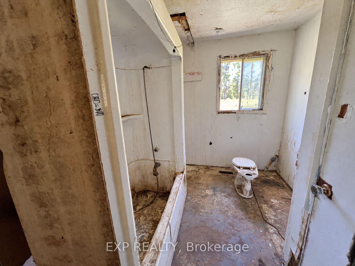 Photo 7 of 942 Bathurst 9TH Concession Road, Tay Valley, Bathurst/Burgess & Sherbrooke (North Burgess) Twp — HOMEH