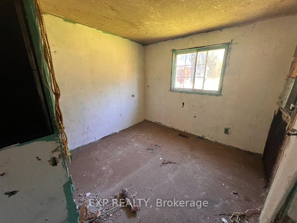 Photo 10 of 942 Bathurst 9TH Concession Road, Tay Valley, Bathurst/Burgess & Sherbrooke (North Burgess) Twp — HOMEH