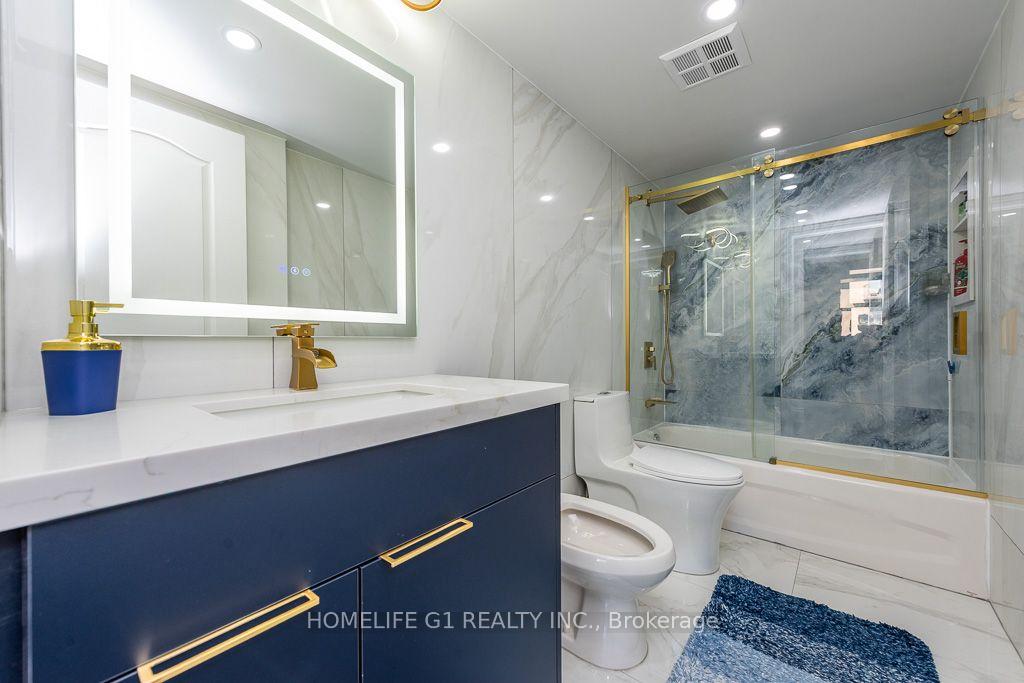 Photo 11 of Unit 303, 2500 Rutherford Road, Vaughan, Maple — HOMEH