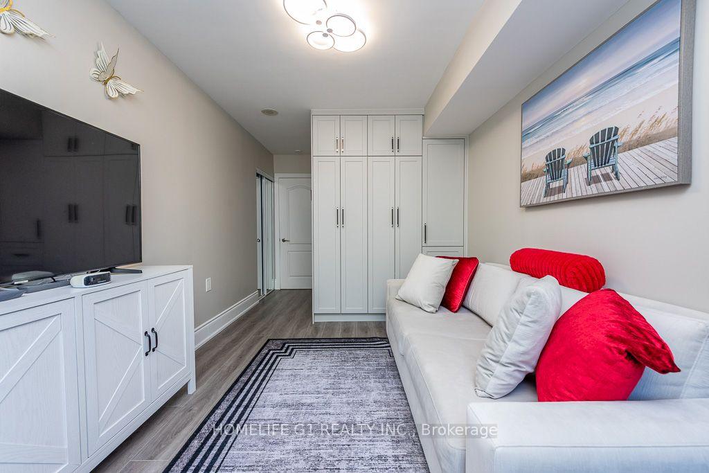 Photo 12 of Unit 303, 2500 Rutherford Road, Vaughan, Maple — HOMEH
