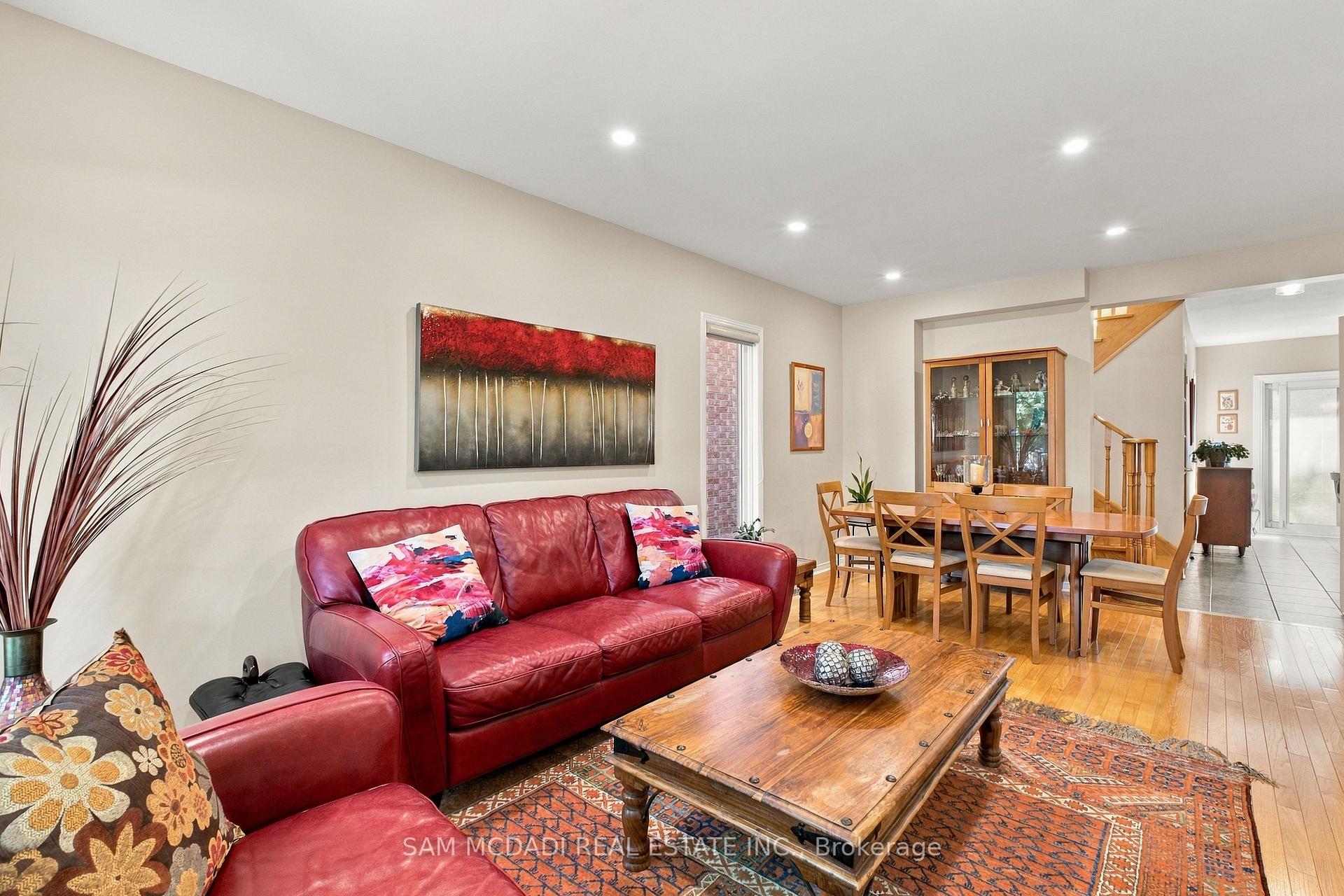 Photo 5 of 2148 Nightstar Drive, Oakville, Westmount — HOMEH
