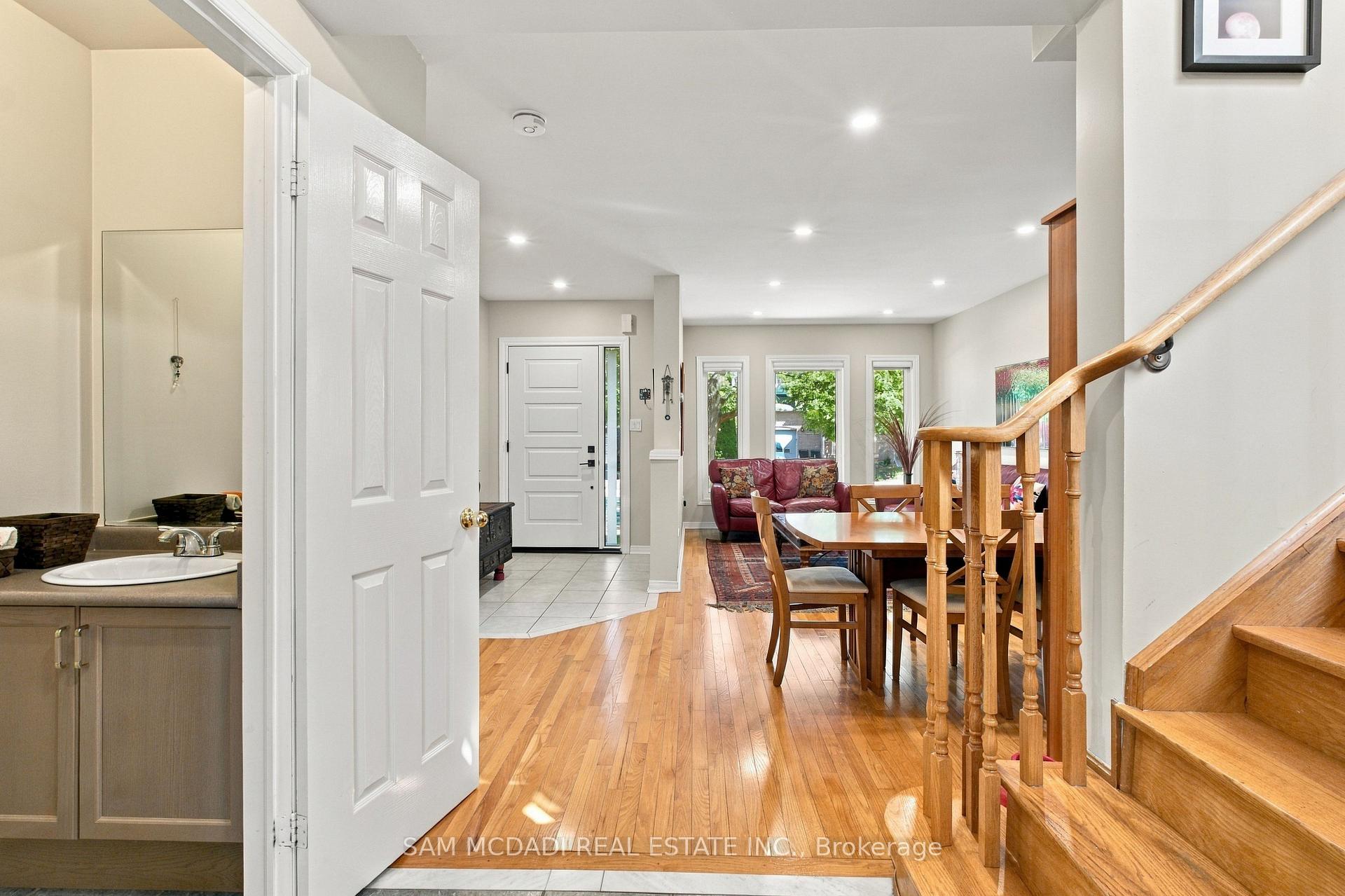 Photo 9 of 2148 Nightstar Drive, Oakville, Westmount — HOMEH