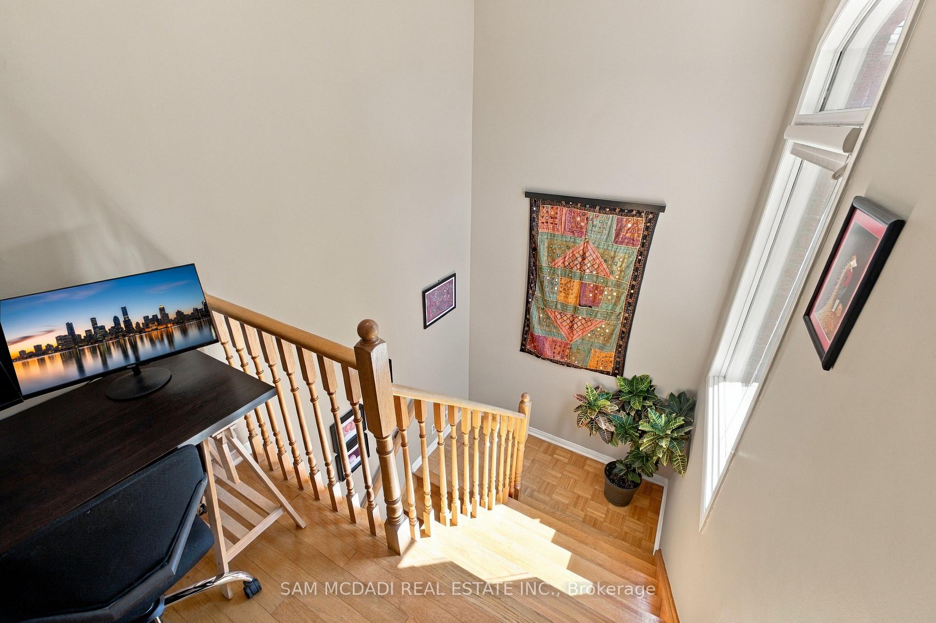 Photo 11 of 2148 Nightstar Drive, Oakville, Westmount — HOMEH