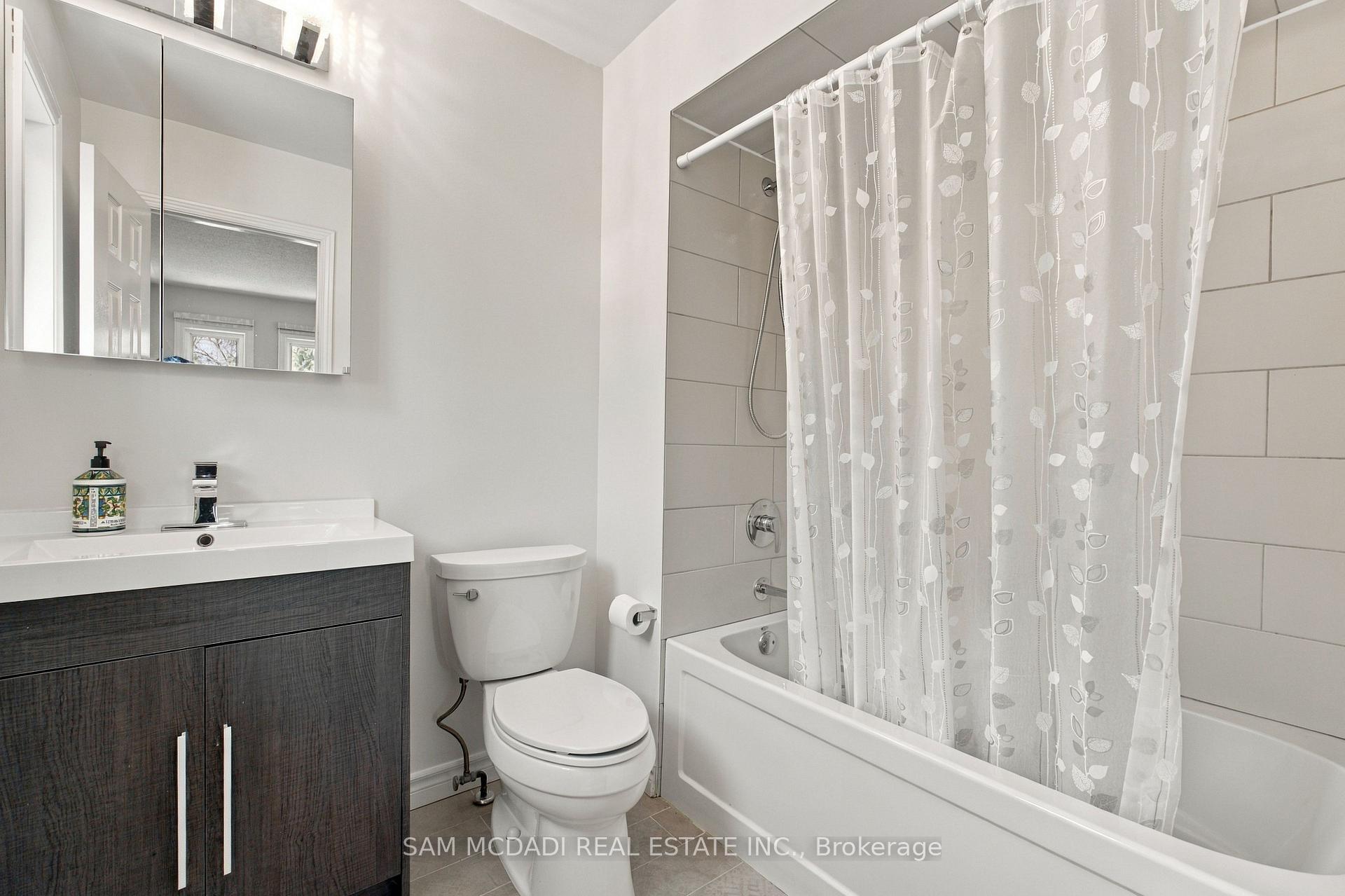 Photo 16 of 2148 Nightstar Drive, Oakville, Westmount — HOMEH