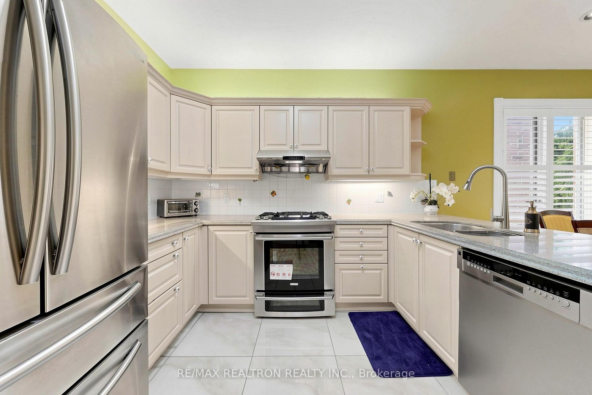 Photo 5 of 352 Deloraine Avenue, Toronto, Bedford Park-Nortown — HOMEH