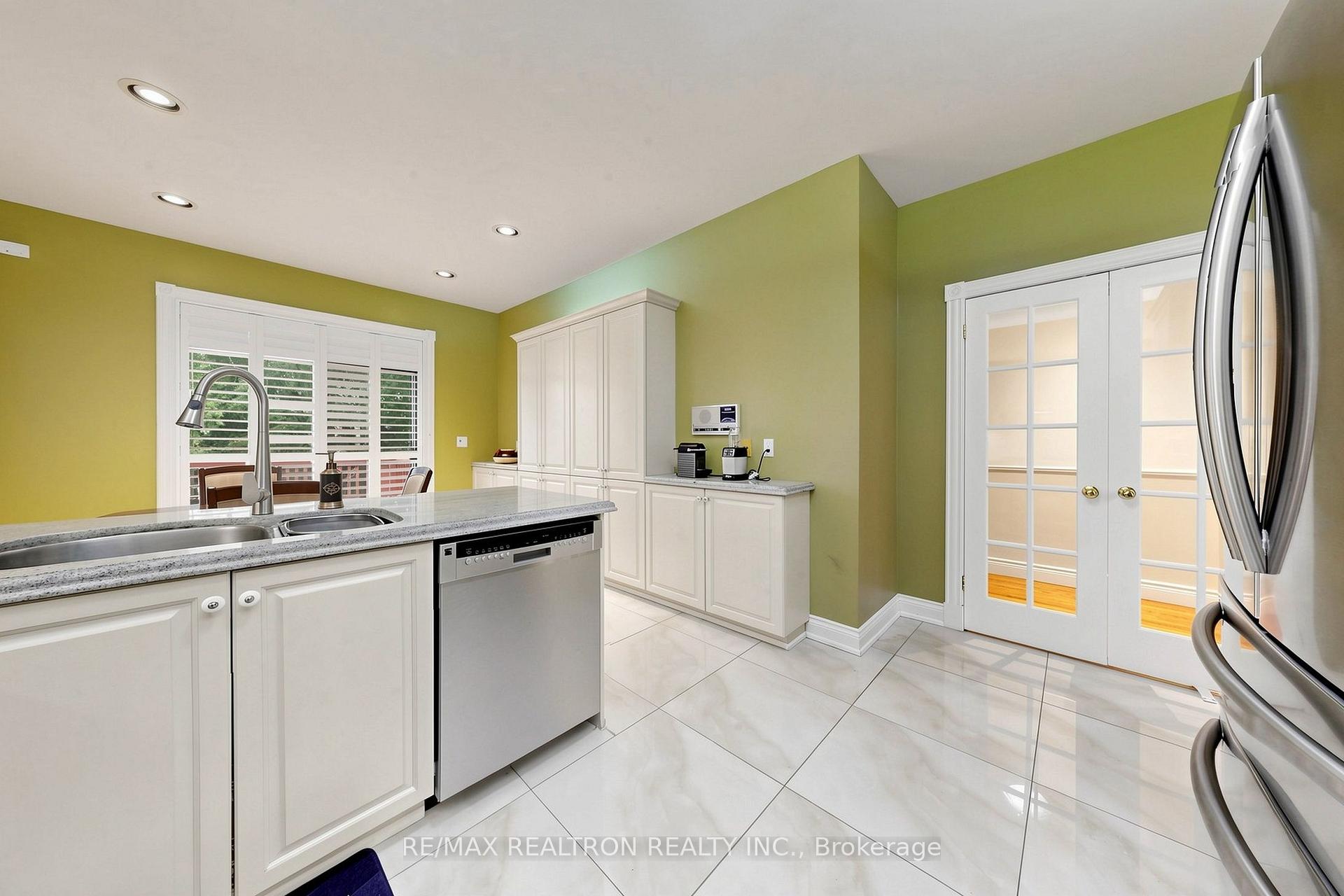 Photo 7 of 352 Deloraine Avenue, Toronto, Bedford Park-Nortown — HOMEH
