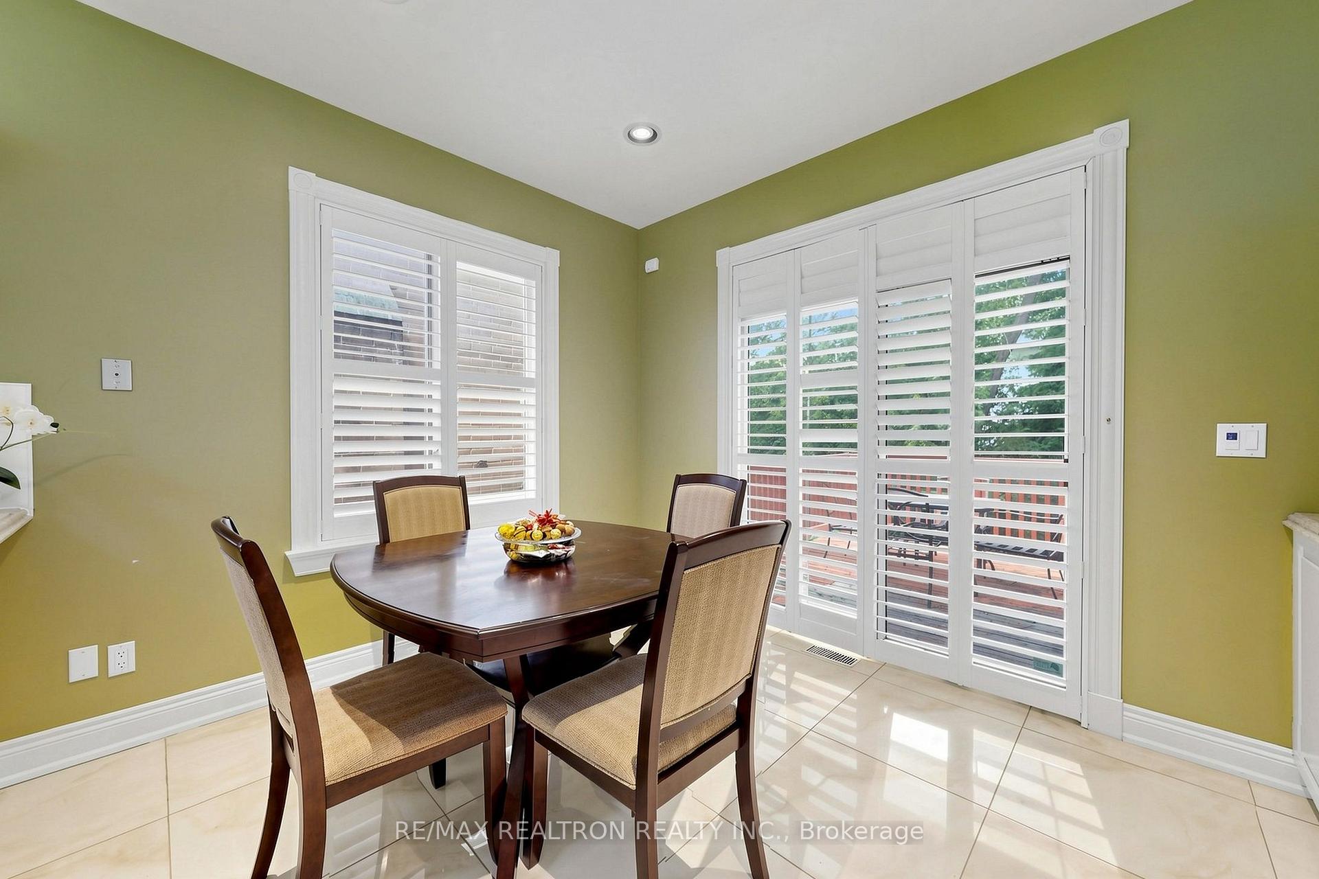 Photo 8 of 352 Deloraine Avenue, Toronto, Bedford Park-Nortown — HOMEH