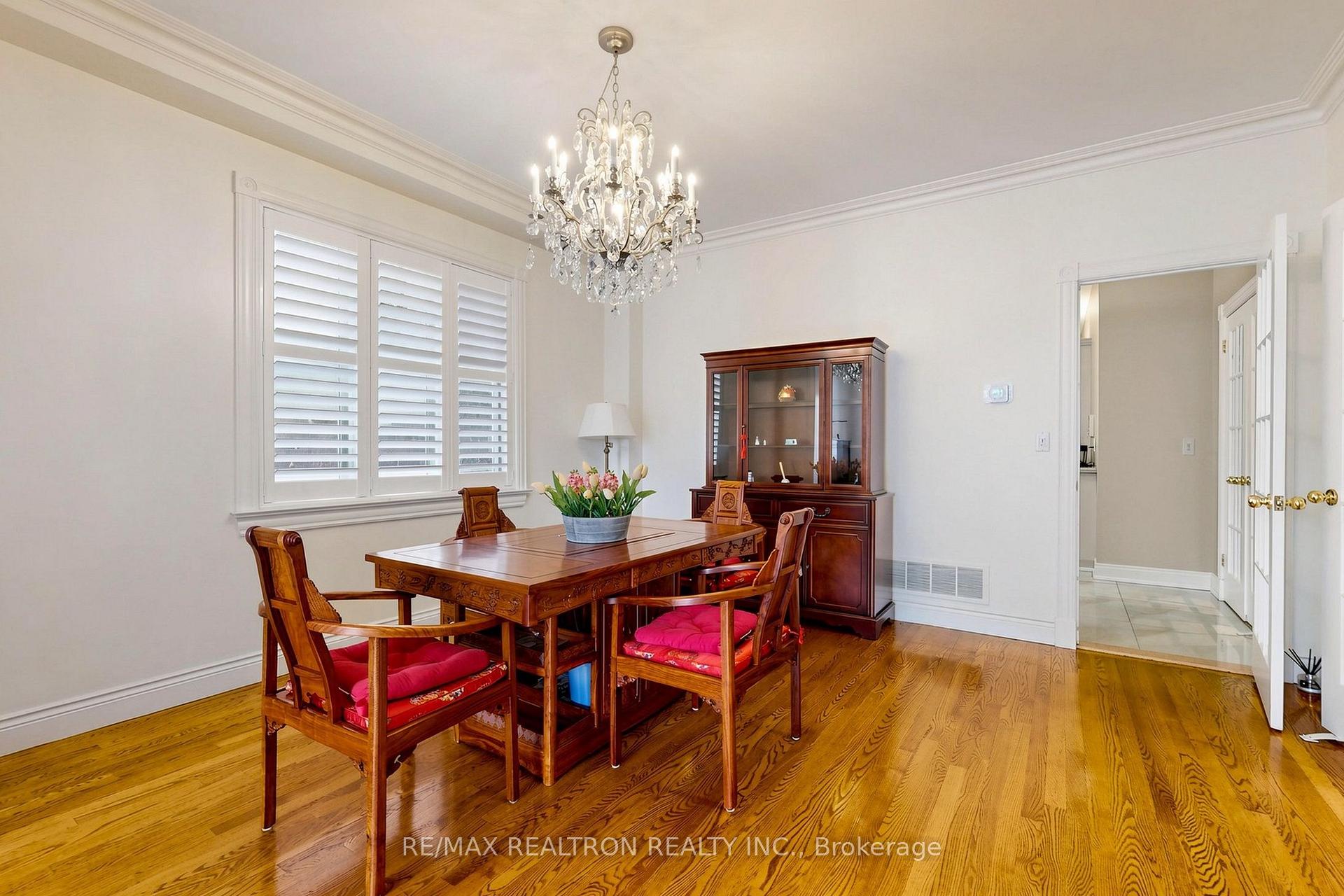 Photo 10 of 352 Deloraine Avenue, Toronto, Bedford Park-Nortown — HOMEH