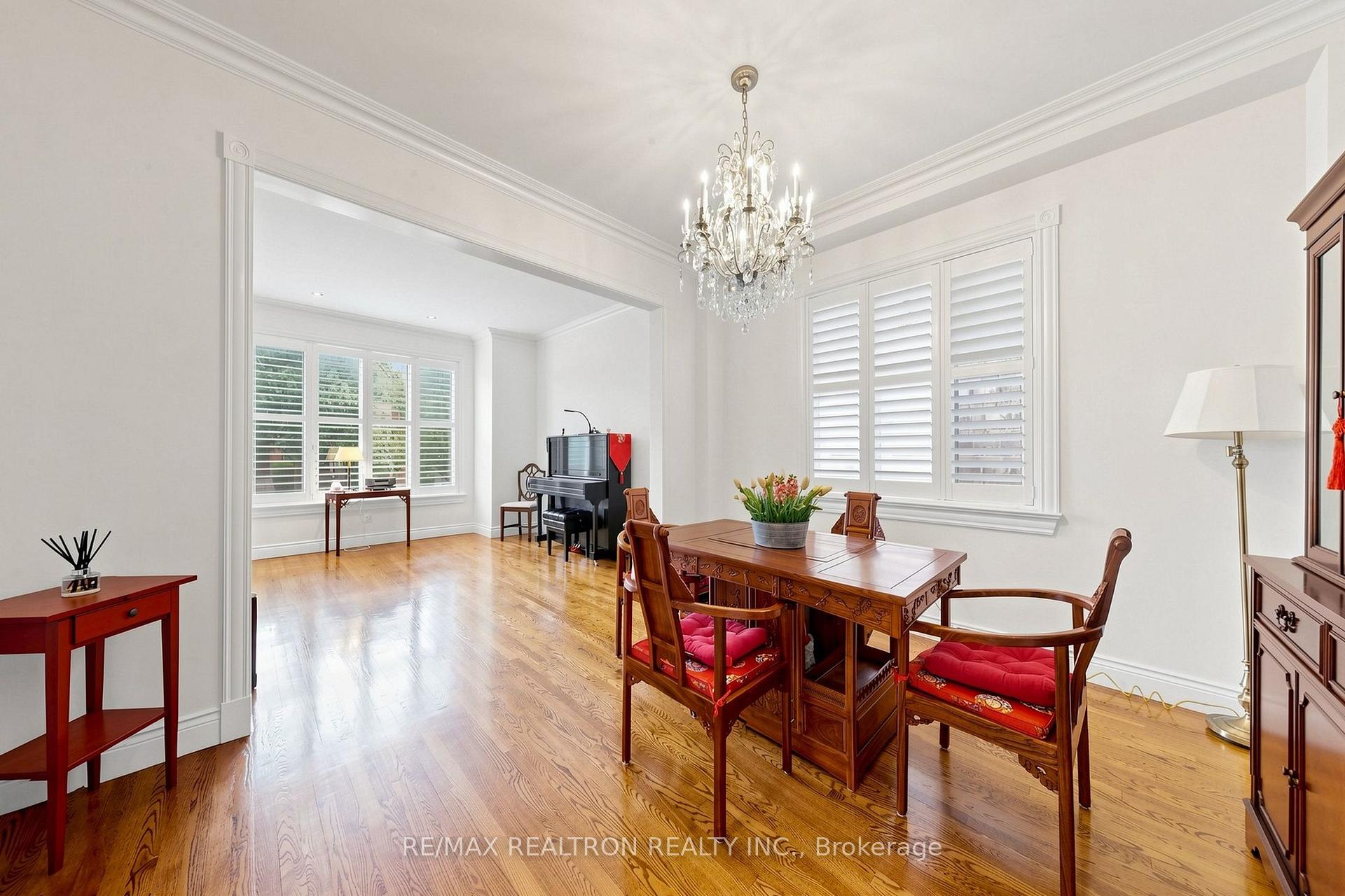 Photo 11 of 352 Deloraine Avenue, Toronto, Bedford Park-Nortown — HOMEH