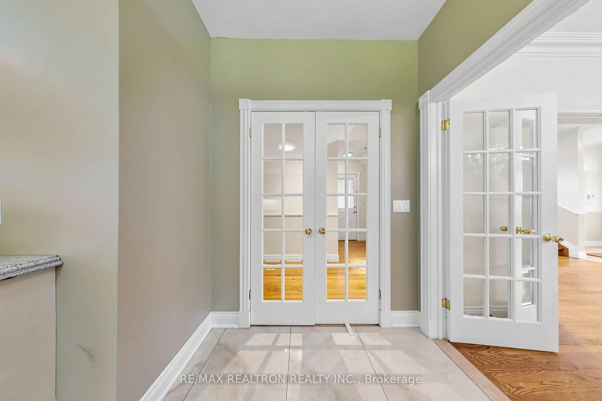 Photo 13 of 352 Deloraine Avenue, Toronto, Bedford Park-Nortown — HOMEH