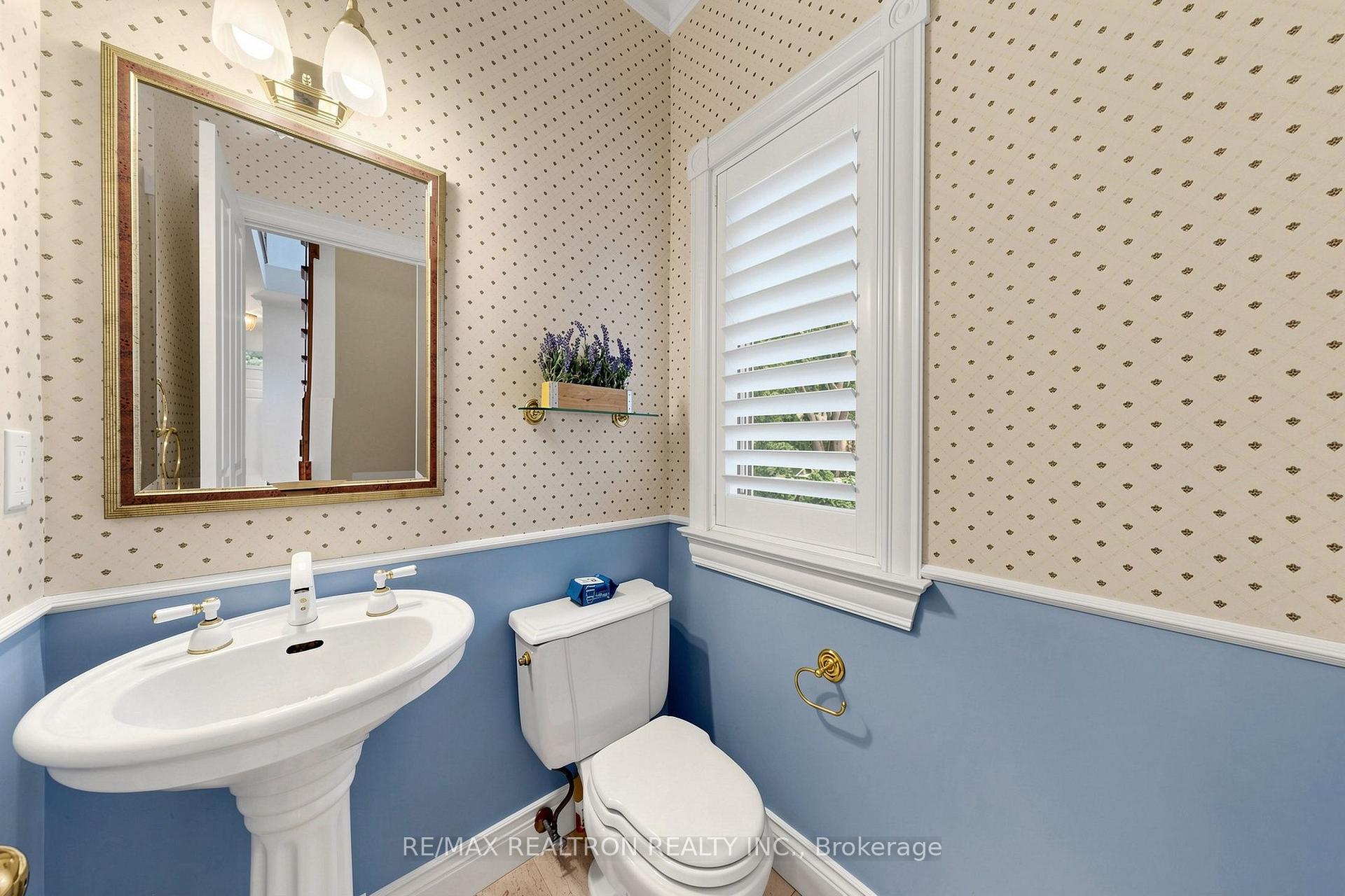 Photo 15 of 352 Deloraine Avenue, Toronto, Bedford Park-Nortown — HOMEH