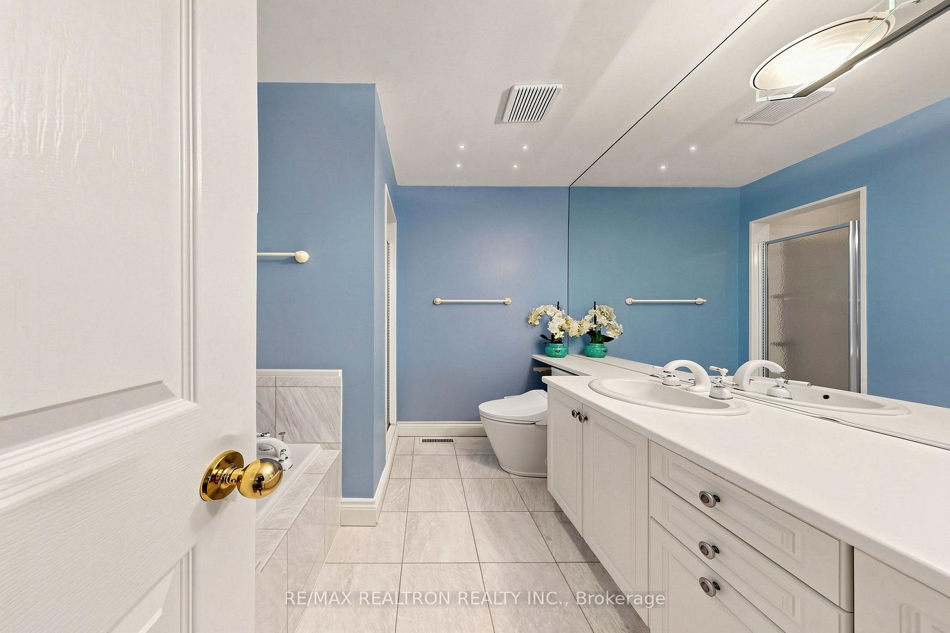 Photo 23 of 352 Deloraine Avenue, Toronto, Bedford Park-Nortown — HOMEH