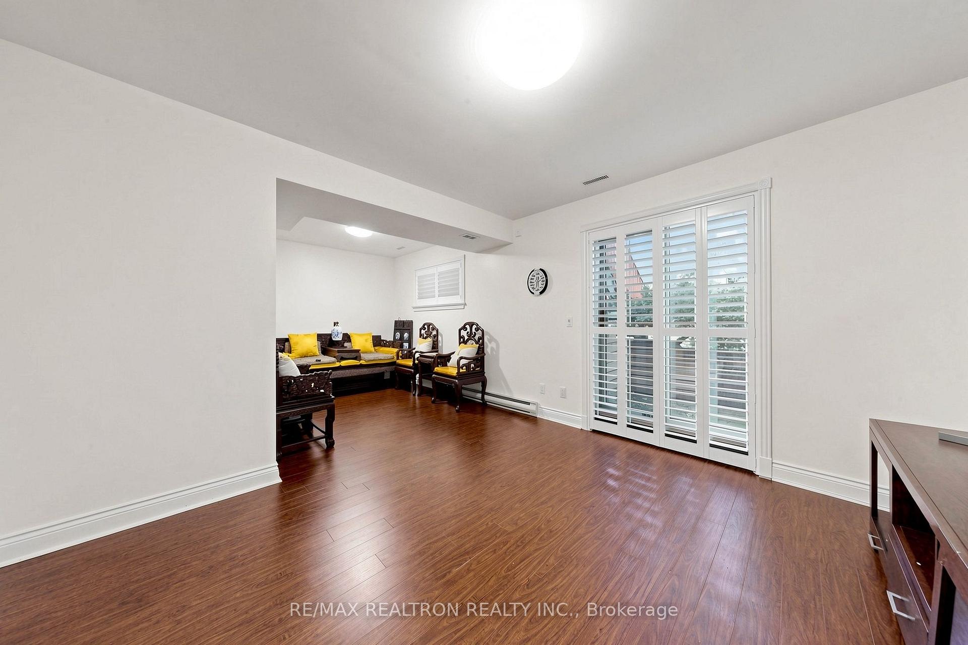 Photo 35 of 352 Deloraine Avenue, Toronto, Bedford Park-Nortown — HOMEH