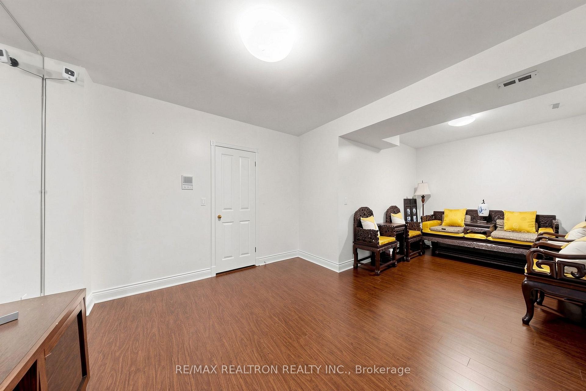 Photo 36 of 352 Deloraine Avenue, Toronto, Bedford Park-Nortown — HOMEH