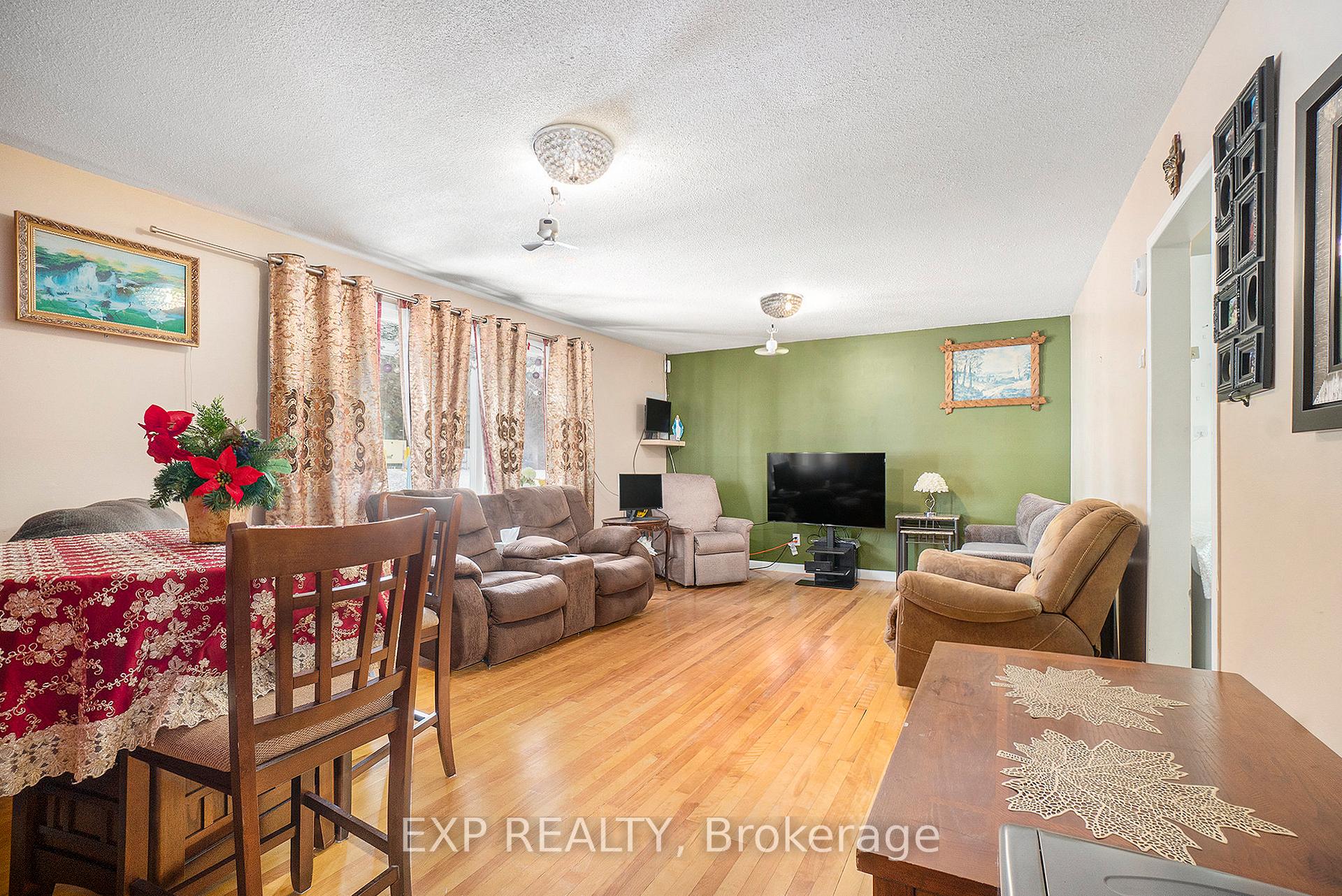 Photo 5 of 2024 Othello Avenue, Ottawa, Elmvale Acres/Urbandale — HOMEH