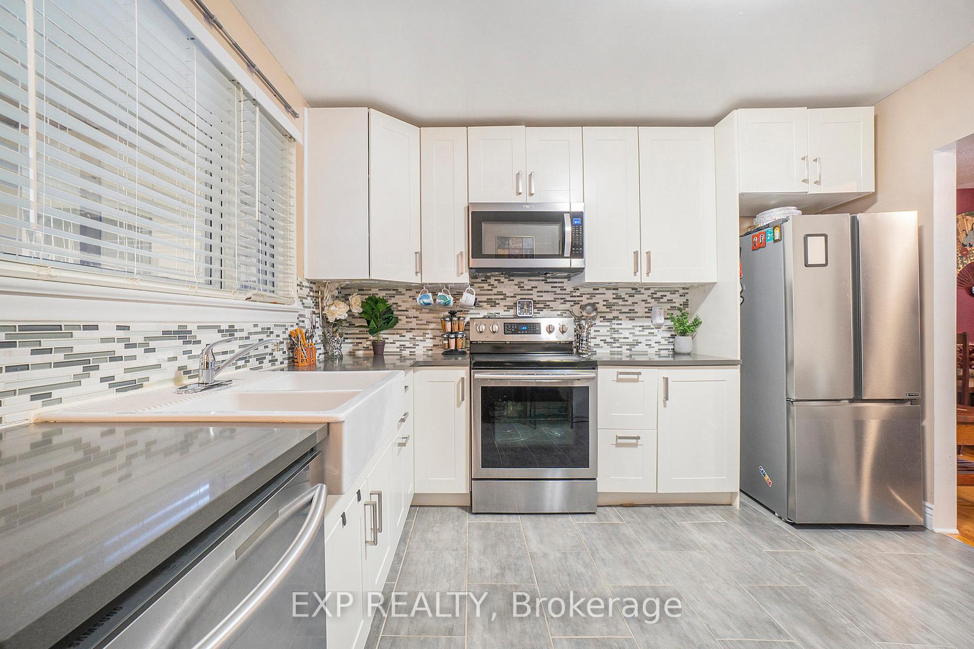 Photo 10 of 2024 Othello Avenue, Ottawa, Elmvale Acres/Urbandale — HOMEH