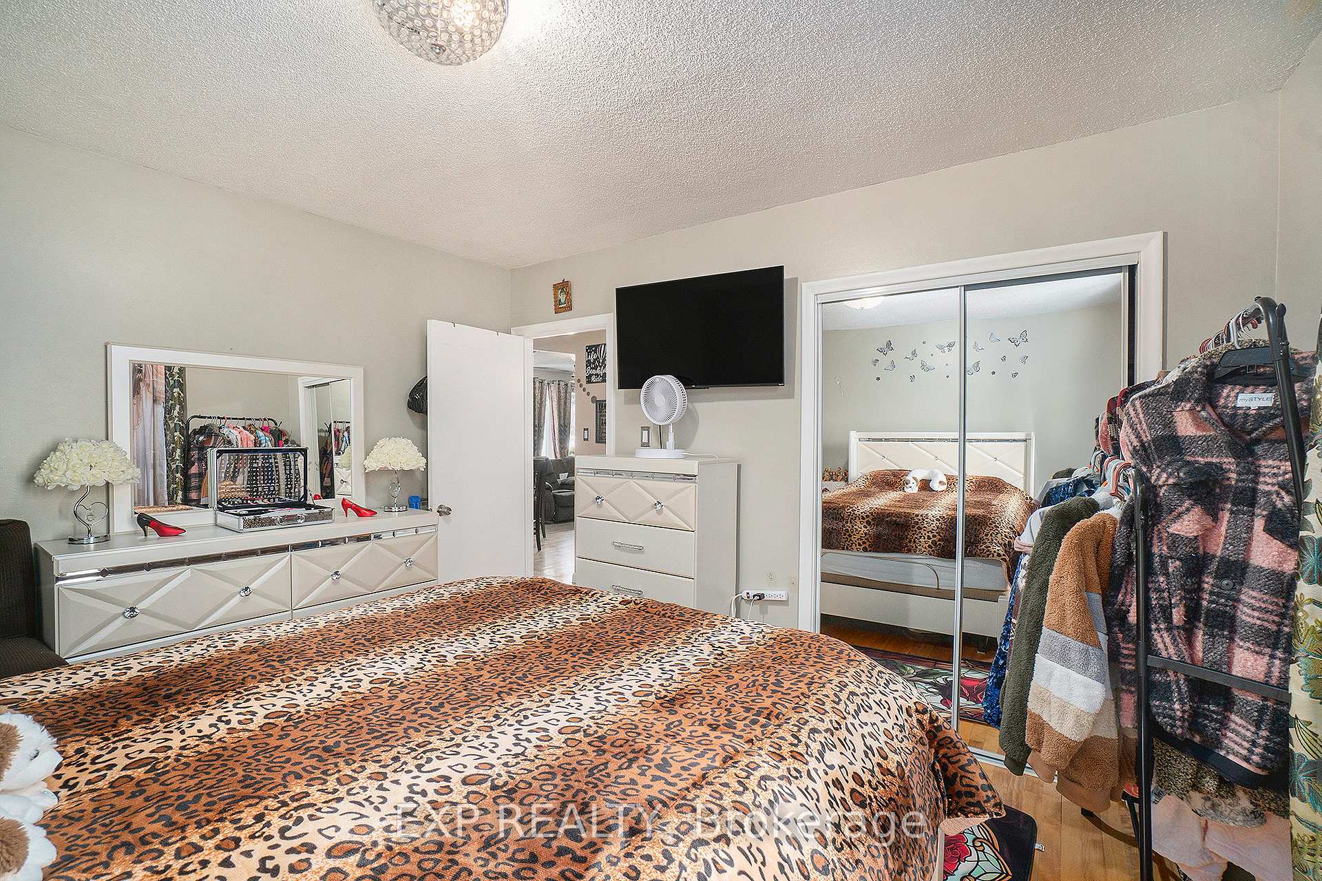 Photo 15 of 2024 Othello Avenue, Ottawa, Elmvale Acres/Urbandale — HOMEH