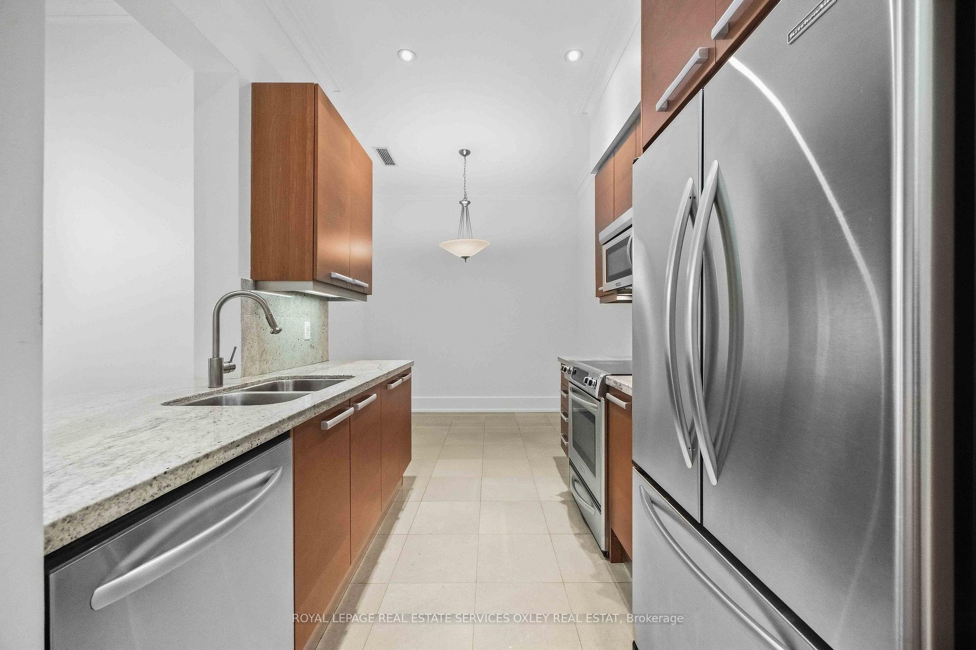 Photo 9 of Unit 101C, 662 Shepppard Avenue E, North York, Bayview Village — HOMEH