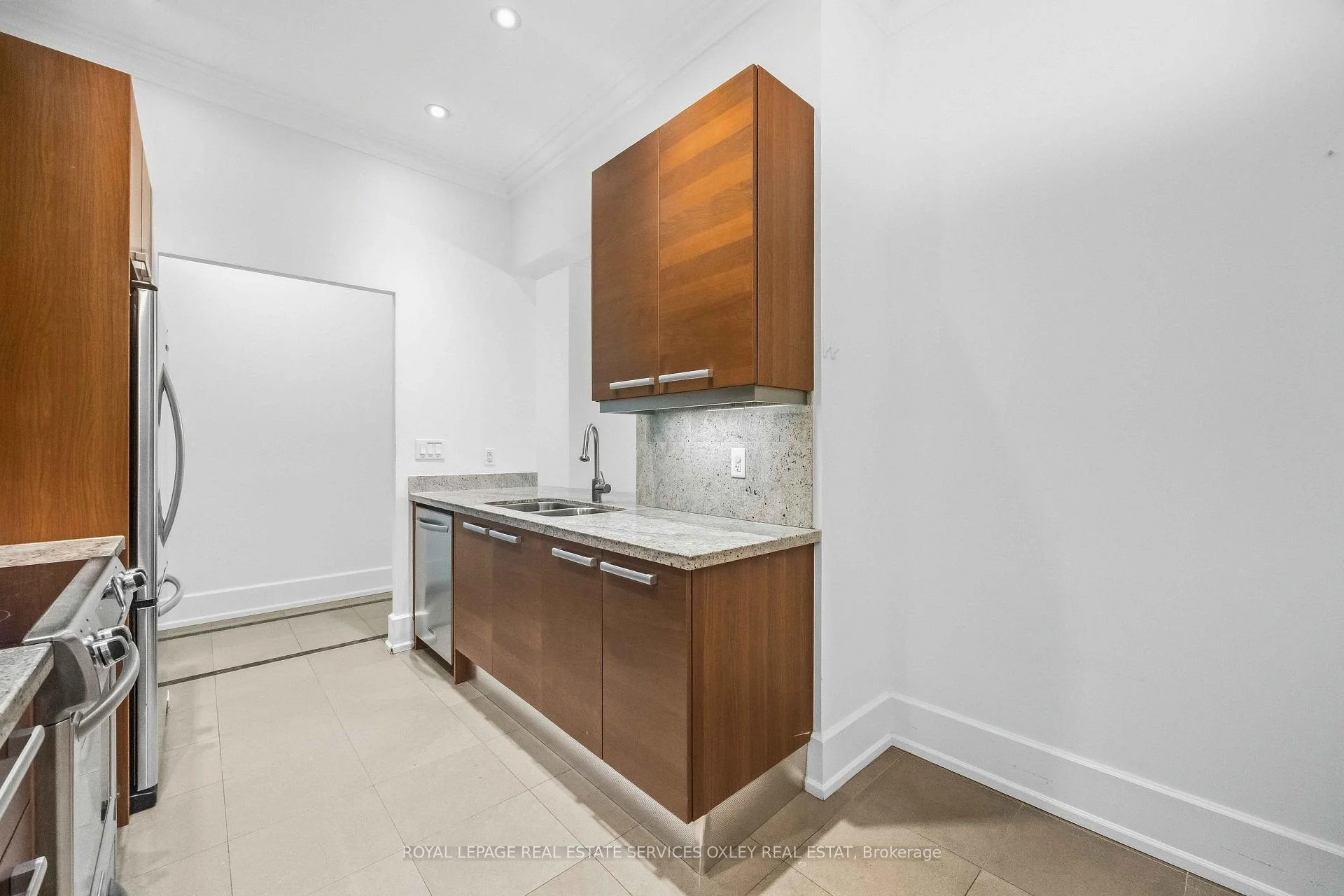 Photo 13 of Unit 101C, 662 Shepppard Avenue E, North York, Bayview Village — HOMEH