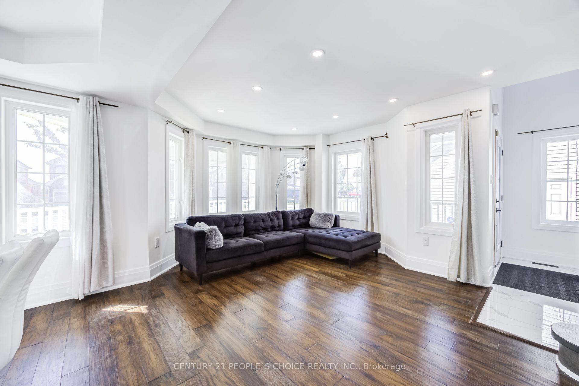 Photo 9 of 153 Watford Street, Whitby, Brooklin — HOMEH