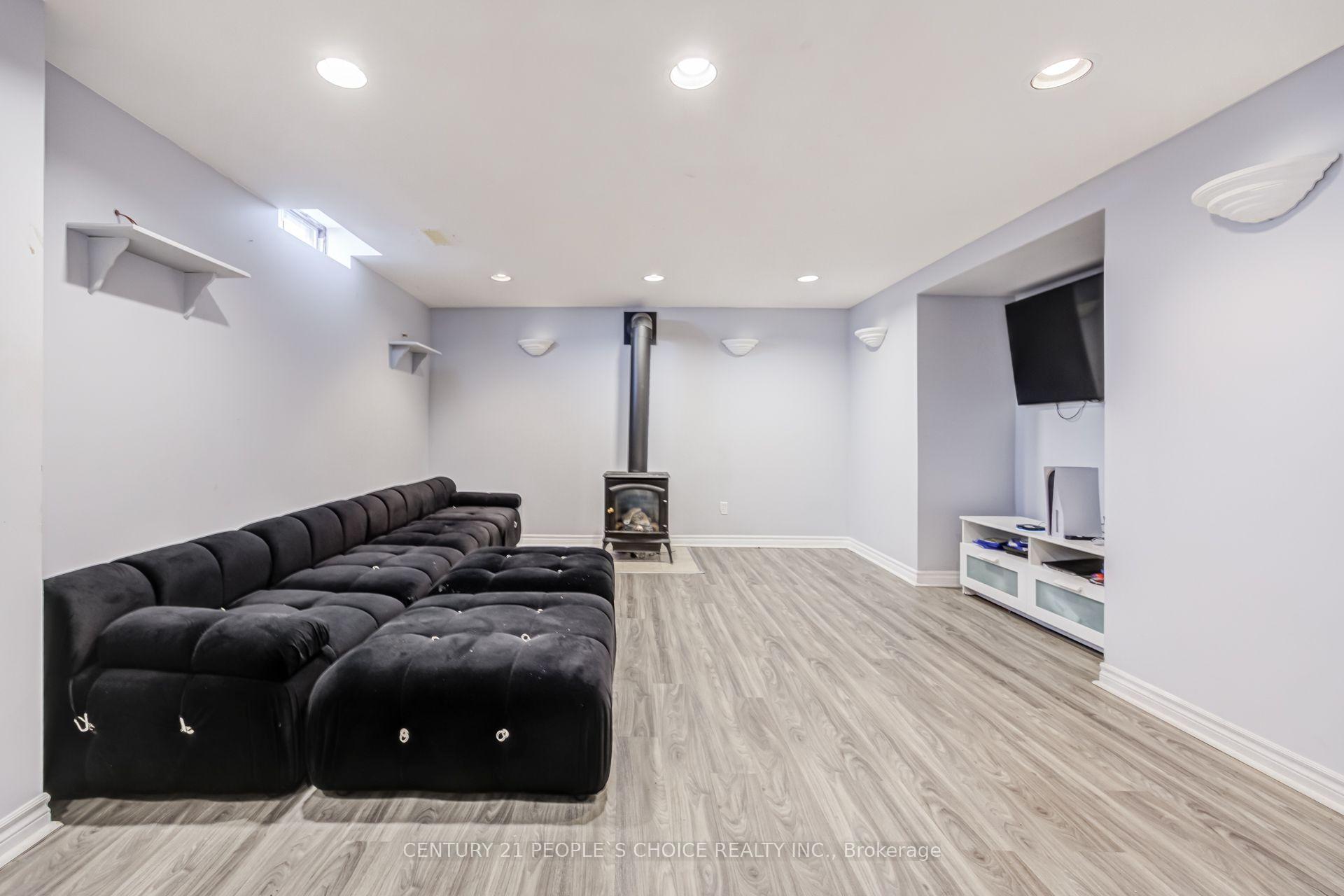 Photo 36 of 153 Watford Street, Whitby, Brooklin — HOMEH