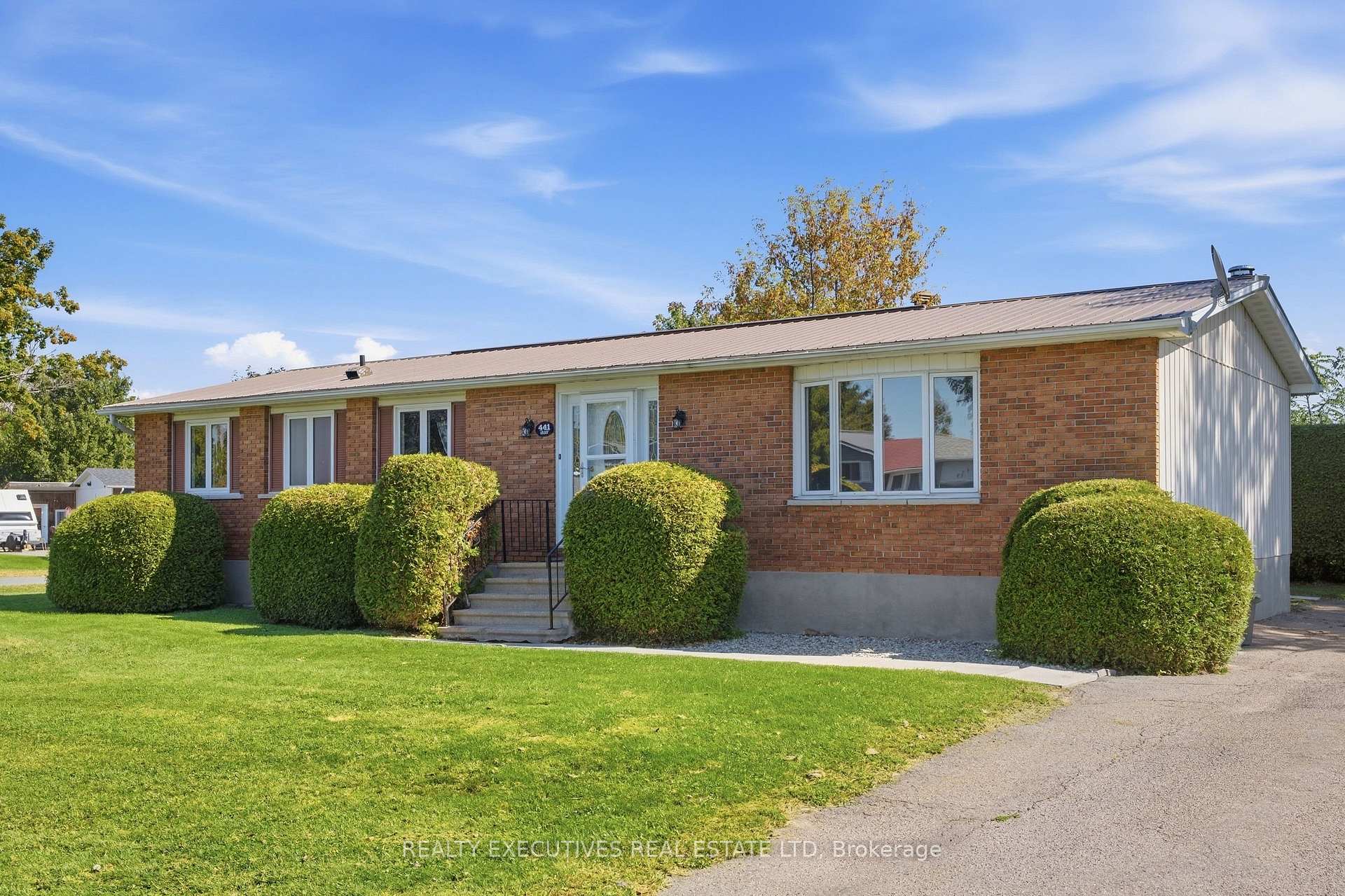 Photo 1 of 441 May Street, North Dundas, Winchester — HOMEH