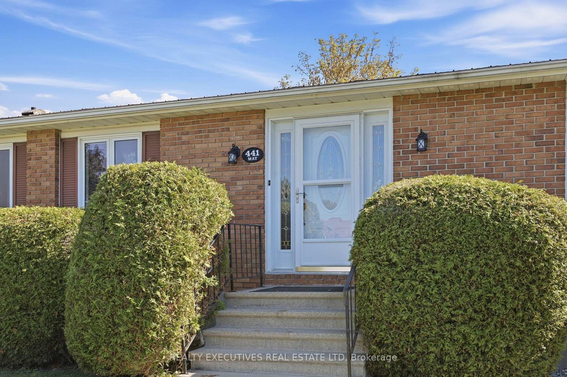 Photo 2 of 441 May Street, North Dundas, Winchester — HOMEH