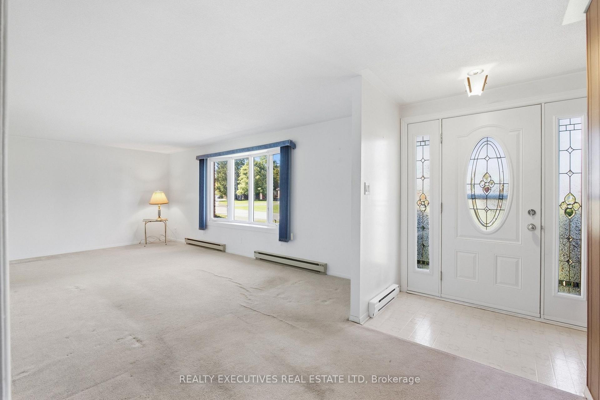 Photo 5 of 441 May Street, North Dundas, Winchester — HOMEH