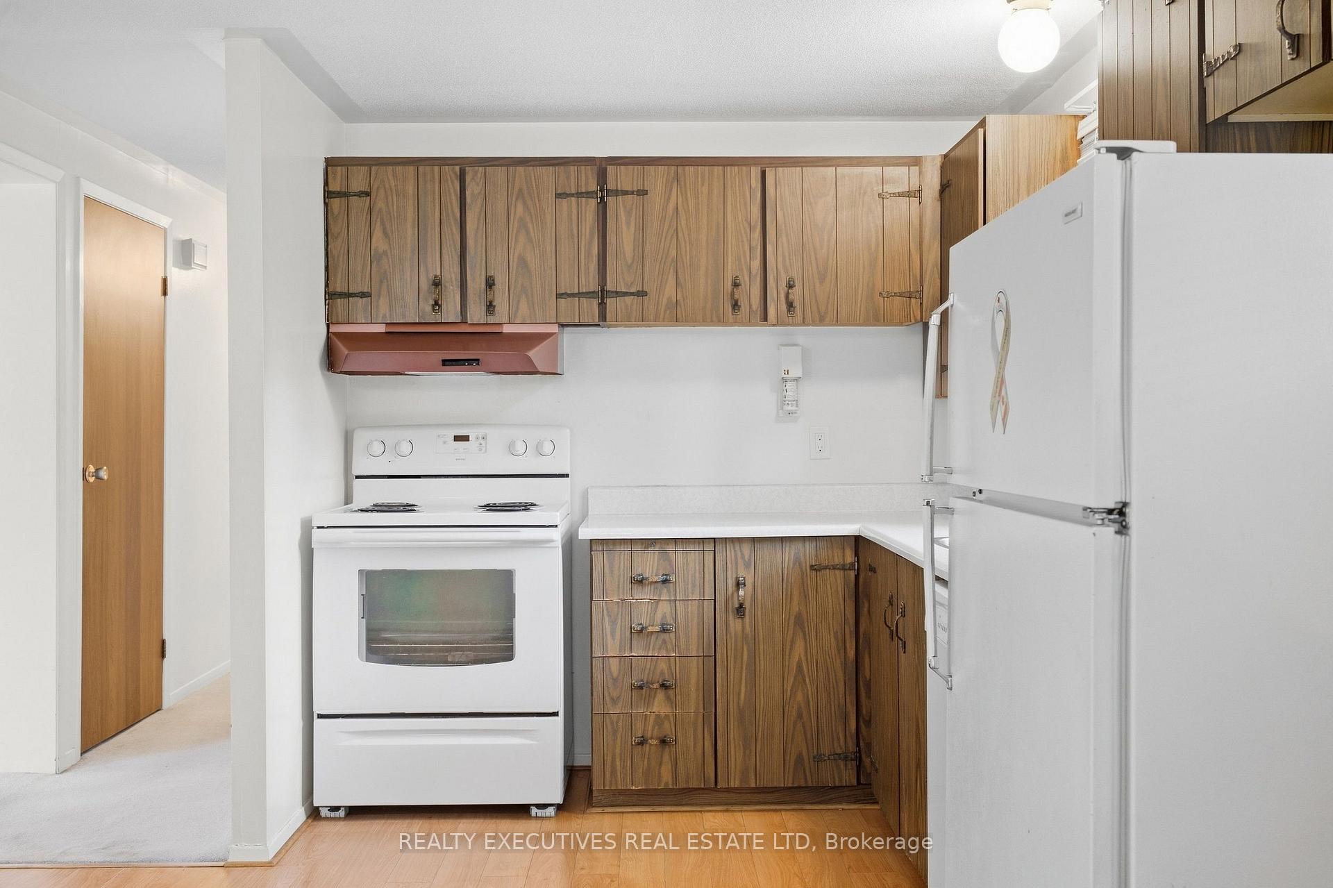 Photo 12 of 441 May Street, North Dundas, Winchester — HOMEH