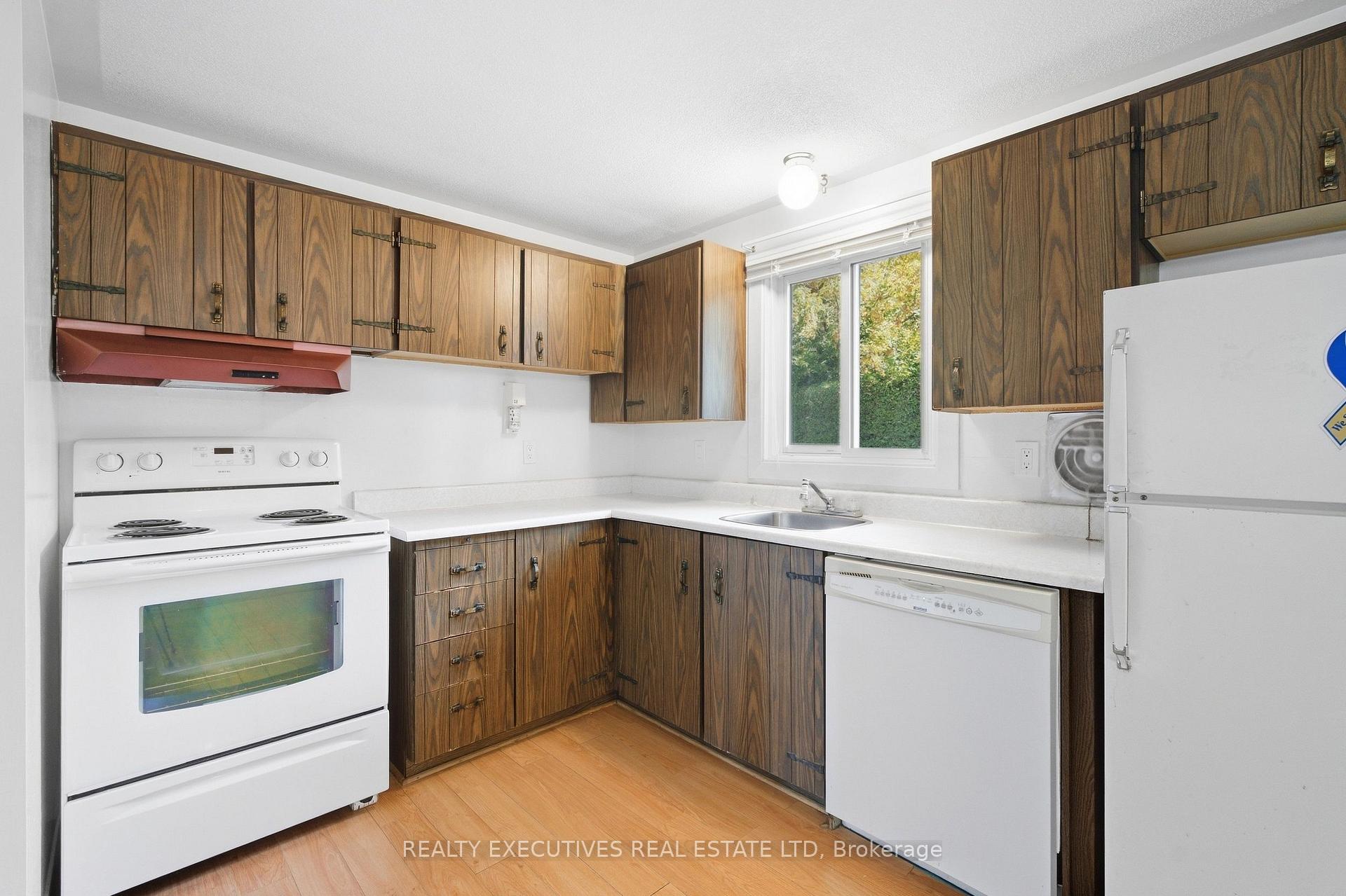 Photo 14 of 441 May Street, North Dundas, Winchester — HOMEH