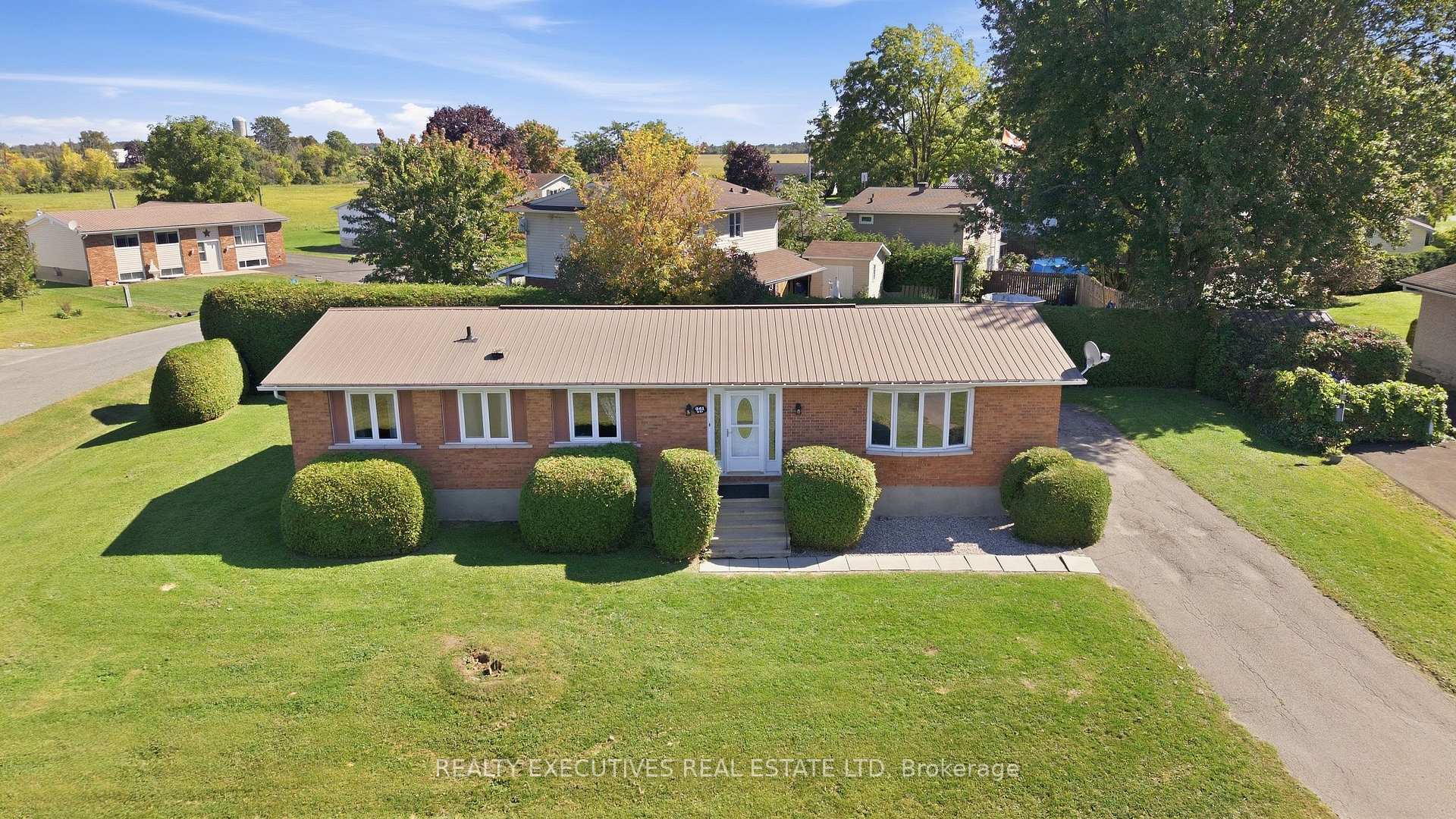 Photo 49 of 441 May Street, North Dundas, Winchester — HOMEH