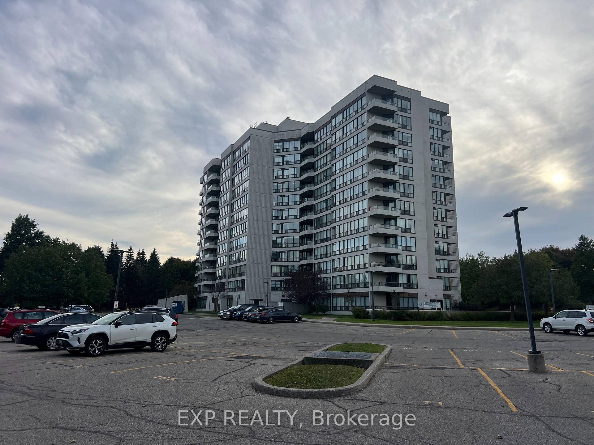 Photo 3 of Unit 412, 10 Laurelcrest Street, Brampton, Bramalea Road South Gateway — HOMEH