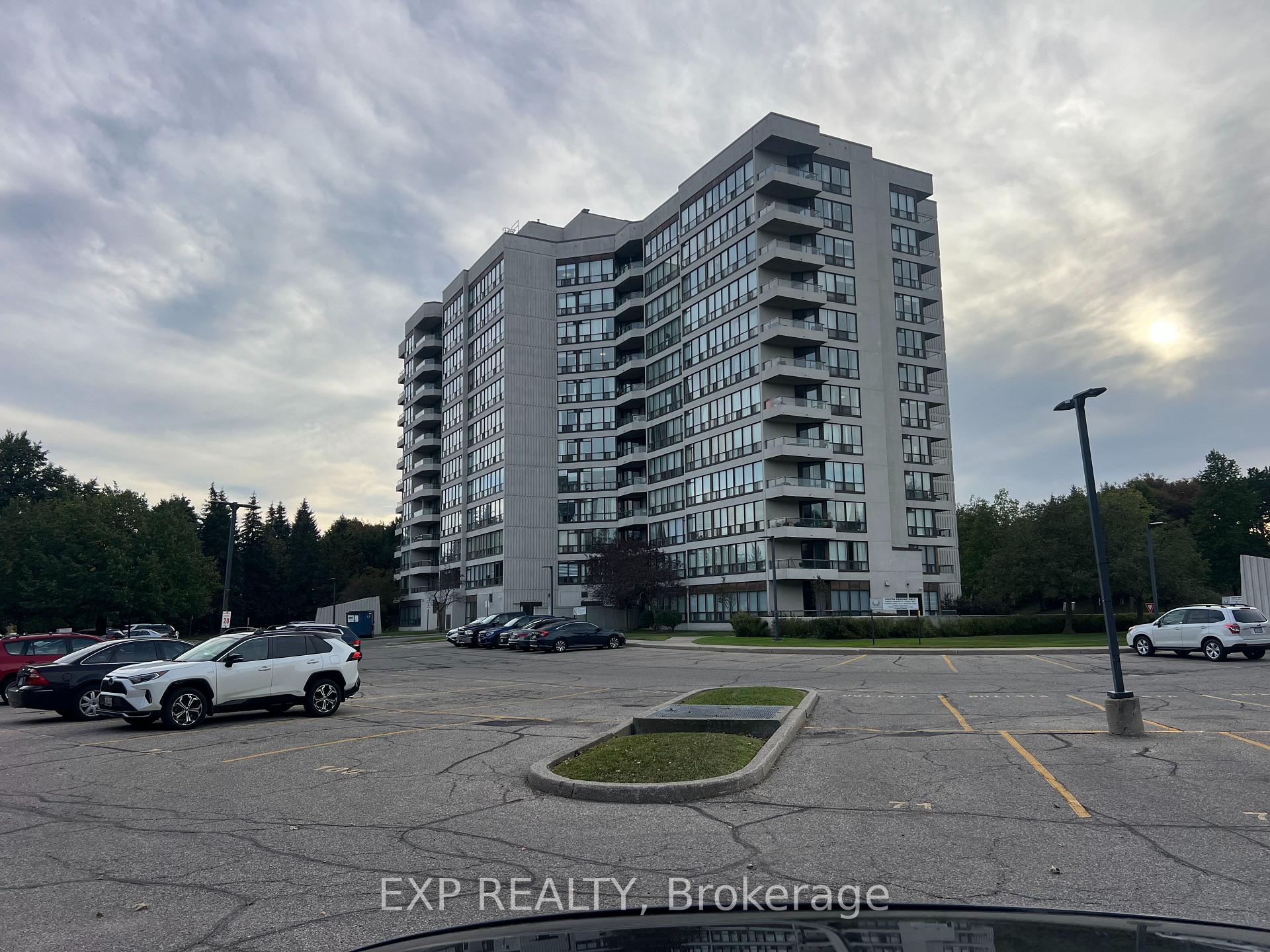 Photo 4 of Unit 412, 10 Laurelcrest Street, Brampton, Bramalea Road South Gateway — HOMEH