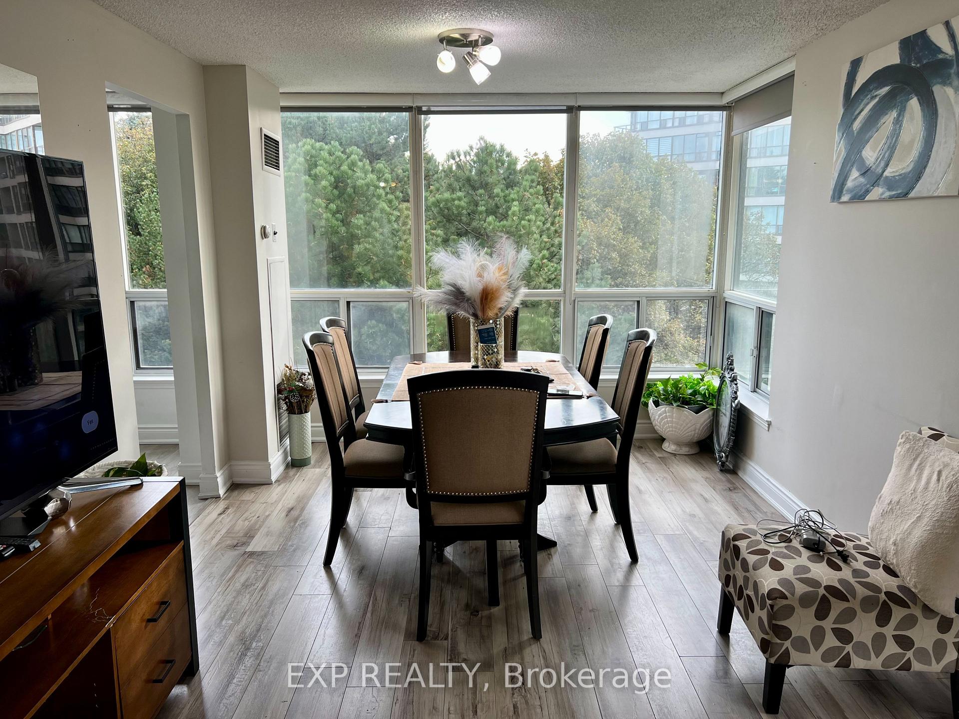 Photo 10 of Unit 412, 10 Laurelcrest Street, Brampton, Bramalea Road South Gateway — HOMEH
