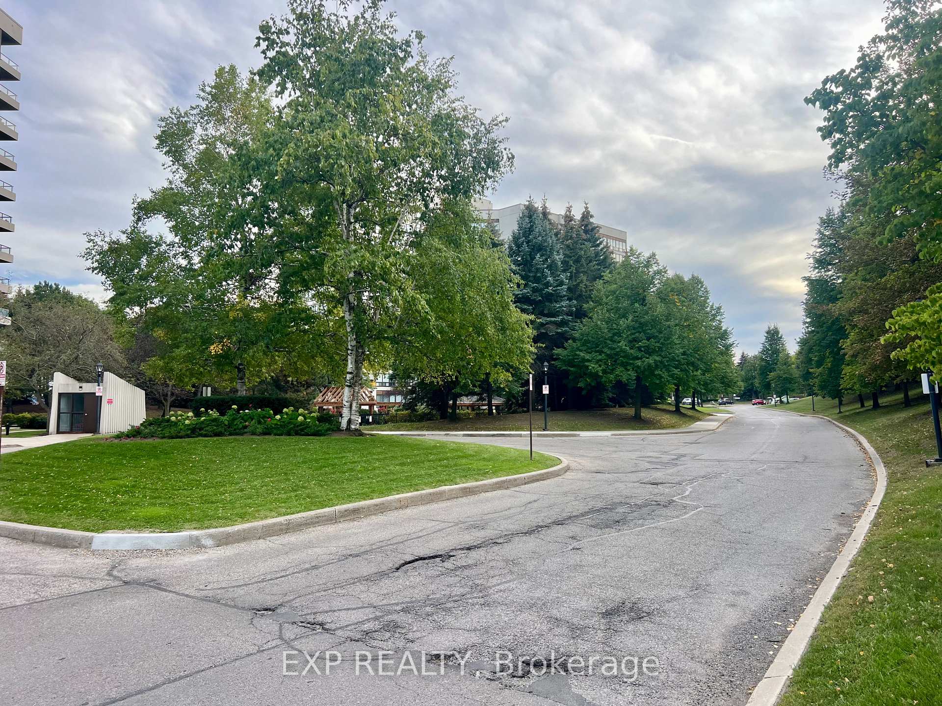 Photo 34 of Unit 412, 10 Laurelcrest Street, Brampton, Bramalea Road South Gateway — HOMEH