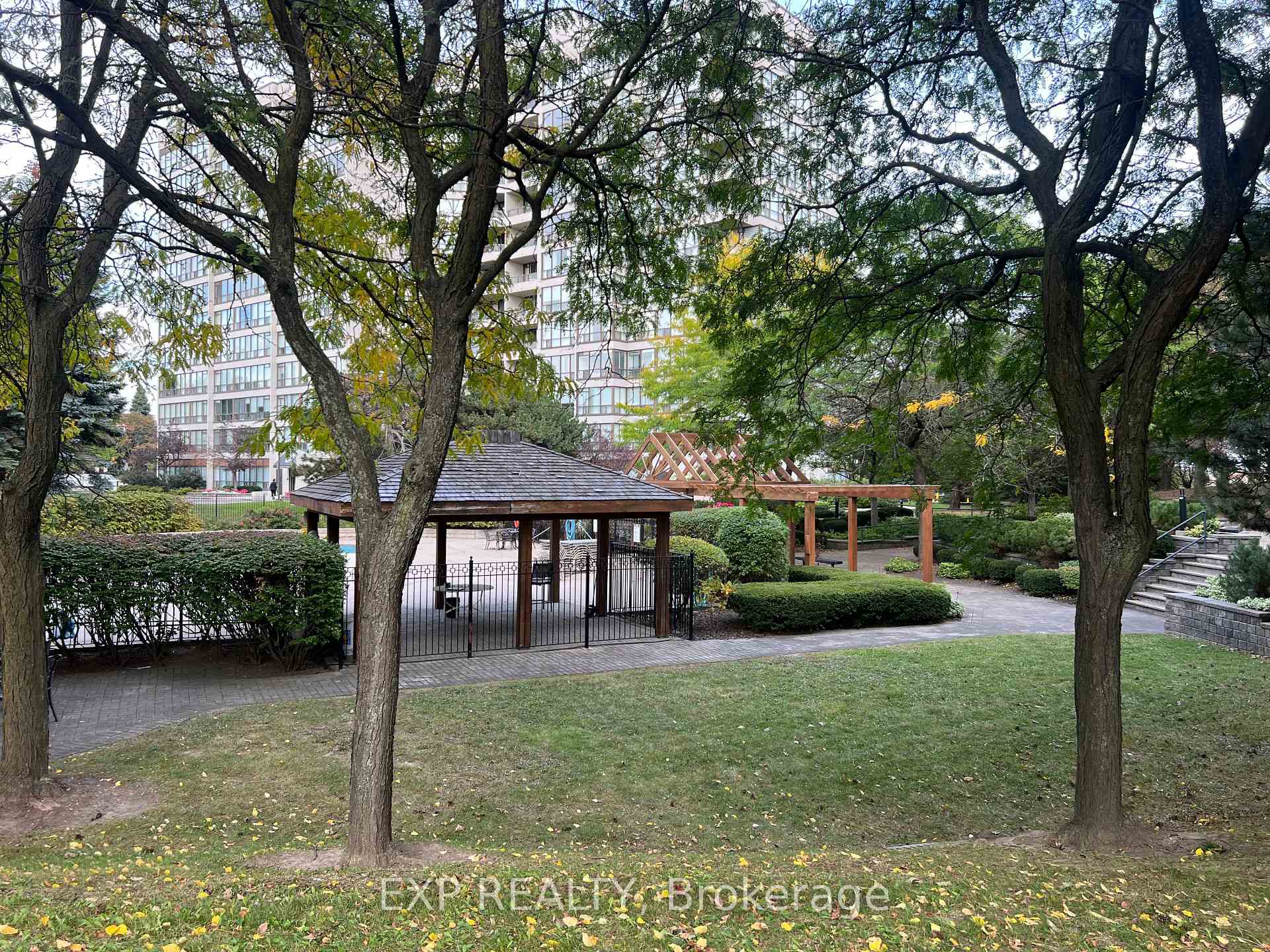 Photo 37 of Unit 412, 10 Laurelcrest Street, Brampton, Bramalea Road South Gateway — HOMEH