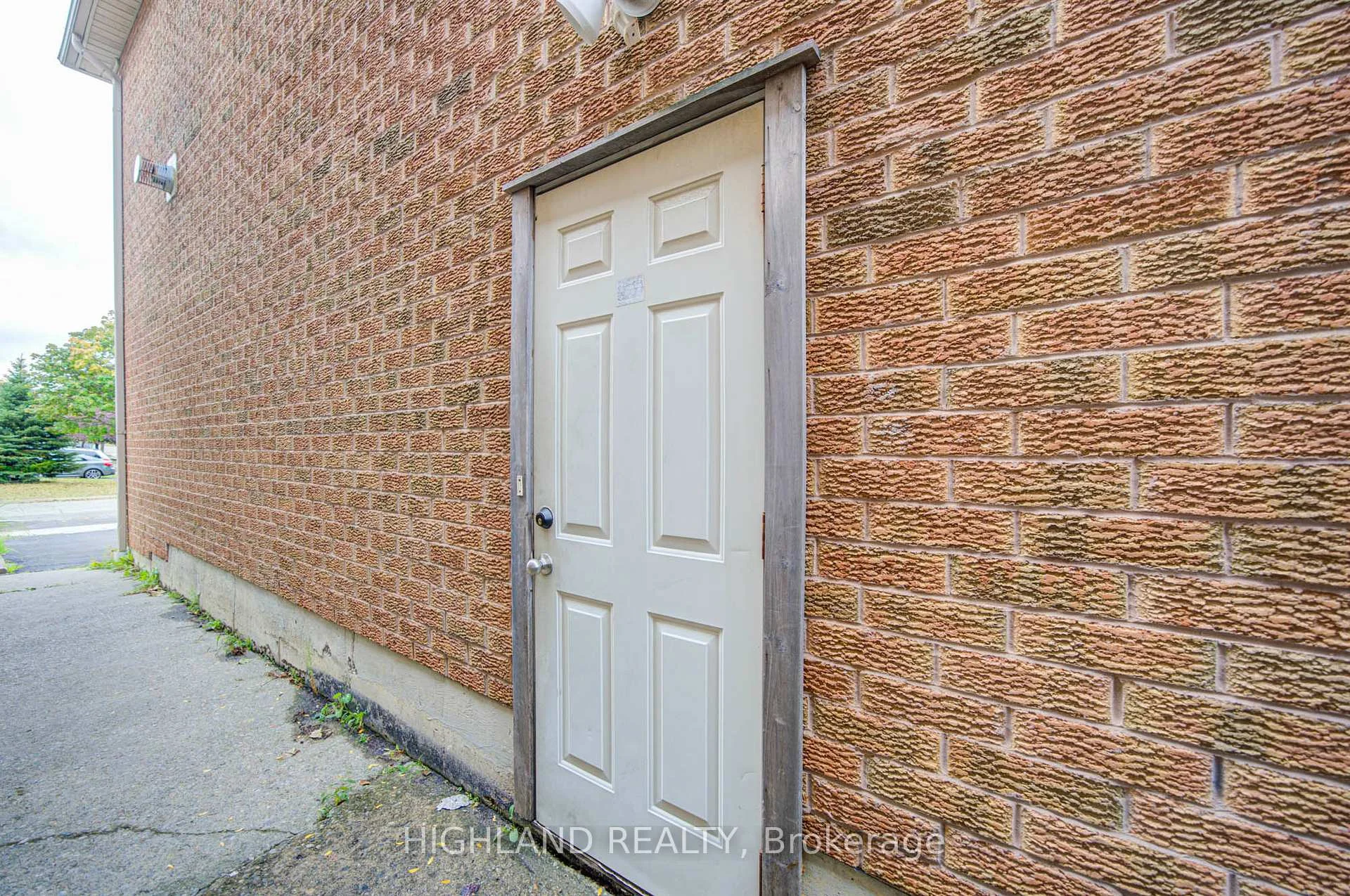 Photo of Unit Basement, 5327 Landsborough Avenue