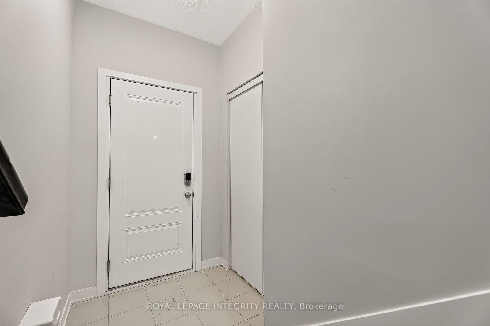 Photo 7 of 303 Olivenite Private, Ottawa, Barrhaven - Heritage Park — HOMEH