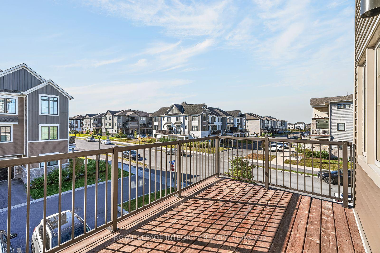 Photo 11 of 303 Olivenite Private, Ottawa, Barrhaven - Heritage Park — HOMEH
