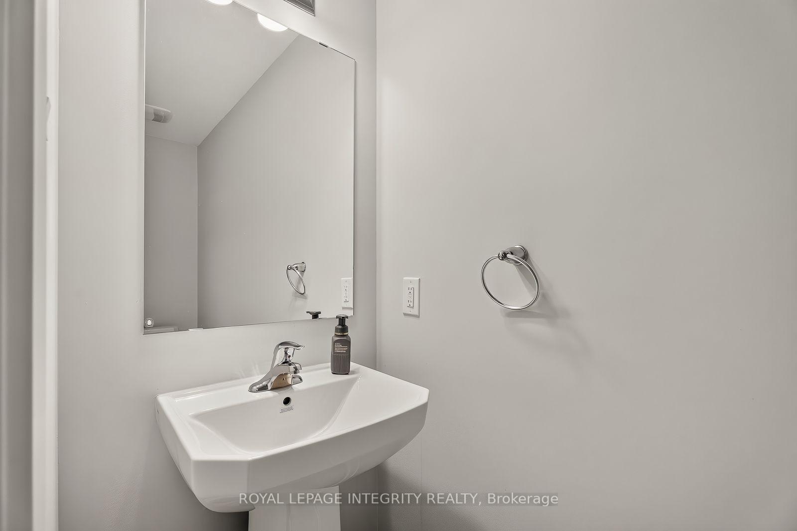 Photo 20 of 303 Olivenite Private, Ottawa, Barrhaven - Heritage Park — HOMEH