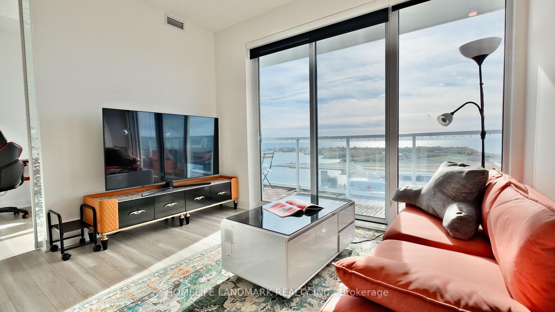 Photo 4 of Unit 4016, 17 Bathurst Street, Toronto, Waterfront Communities — HOMEH