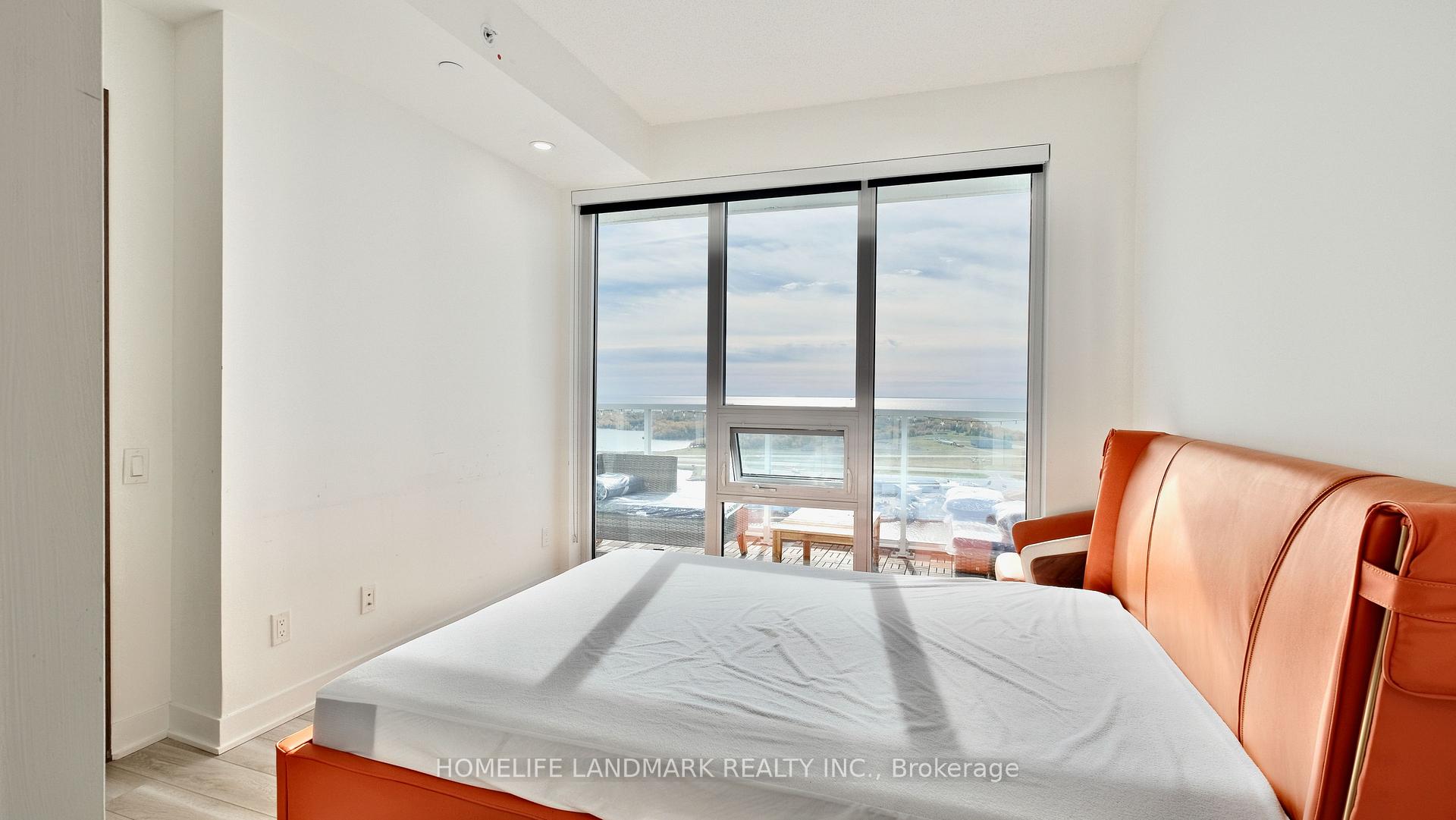 Photo 11 of Unit 4016, 17 Bathurst Street, Toronto, Waterfront Communities — HOMEH