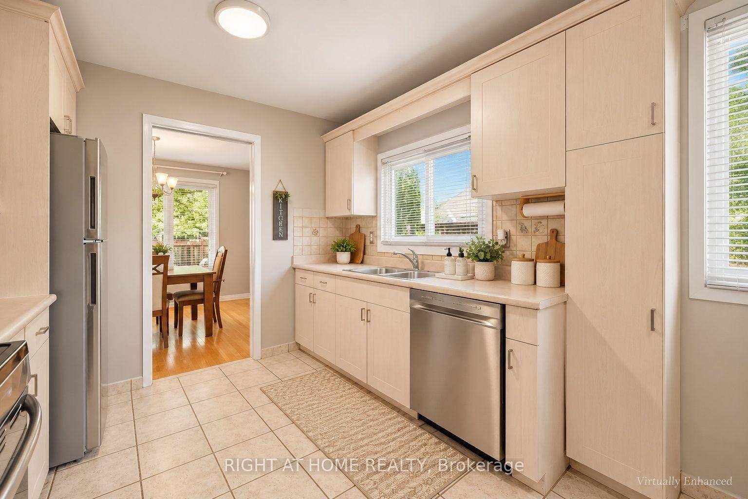 Photo 8 of 7 Hanover Place N, Hamilton, Vincent — HOMEH