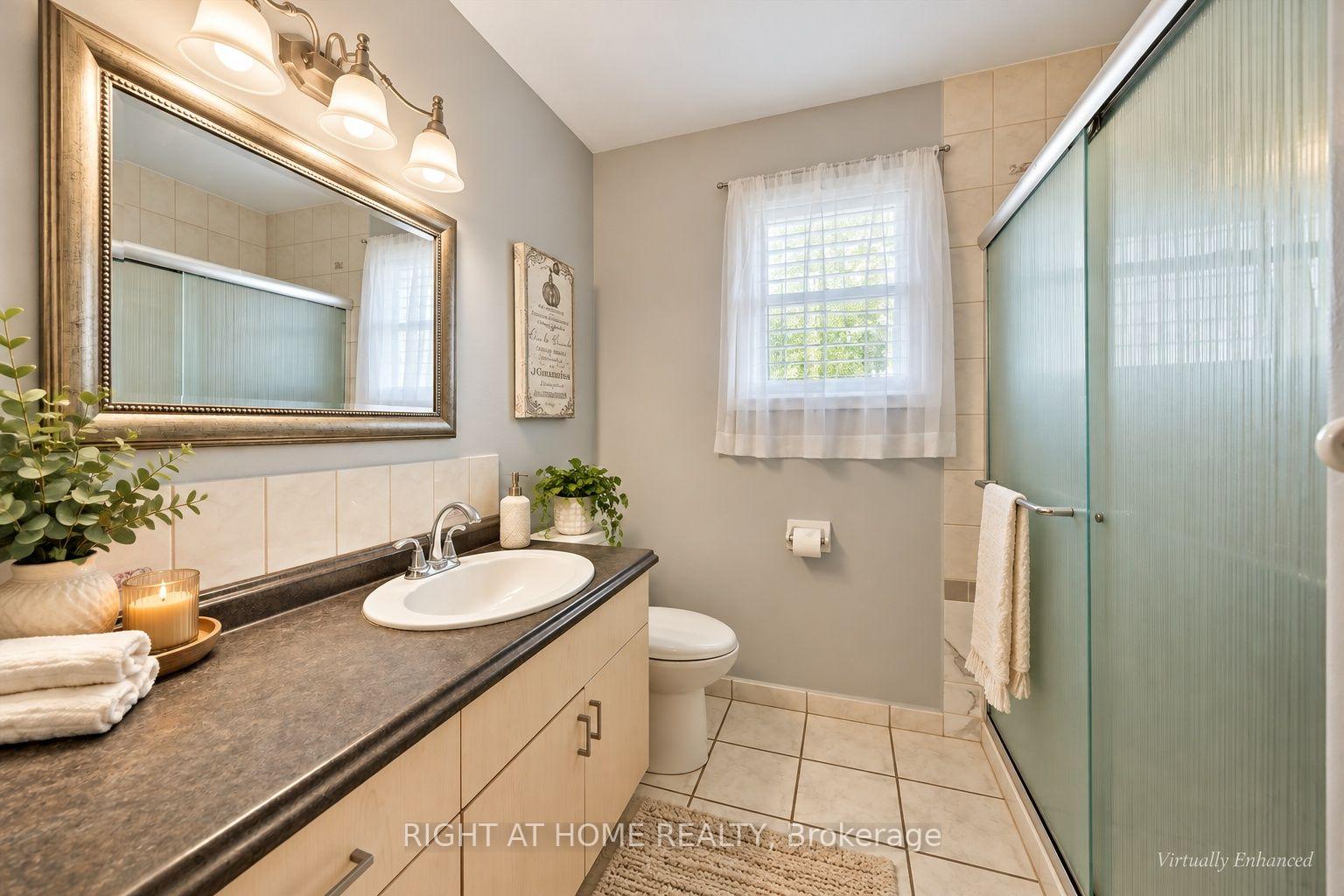 Photo 10 of 7 Hanover Place N, Hamilton, Vincent — HOMEH