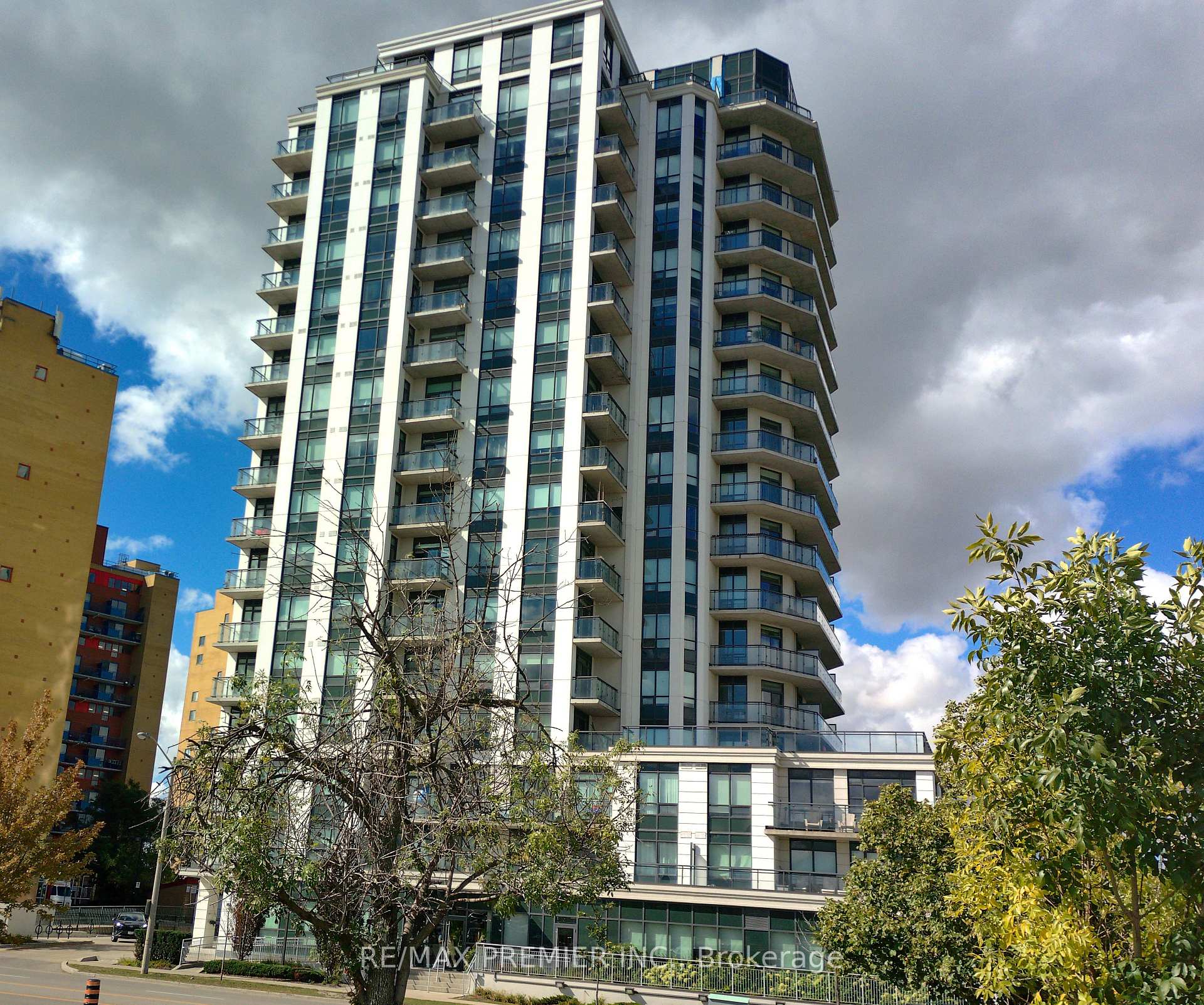 Photo 2 of Unit 404, 840 Queens Plate Drive, Etobicoke, West Humber-Clairville — HOMEH