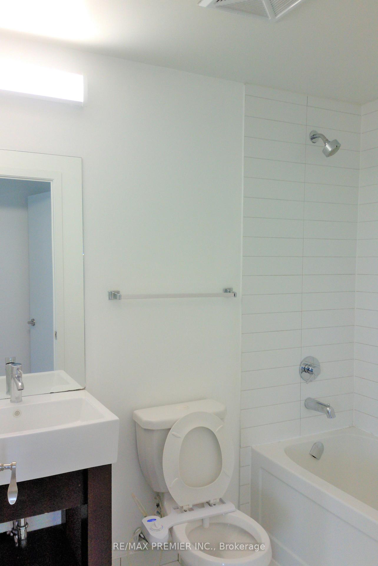 Photo 6 of Unit 404, 840 Queens Plate Drive, Etobicoke, West Humber-Clairville — HOMEH