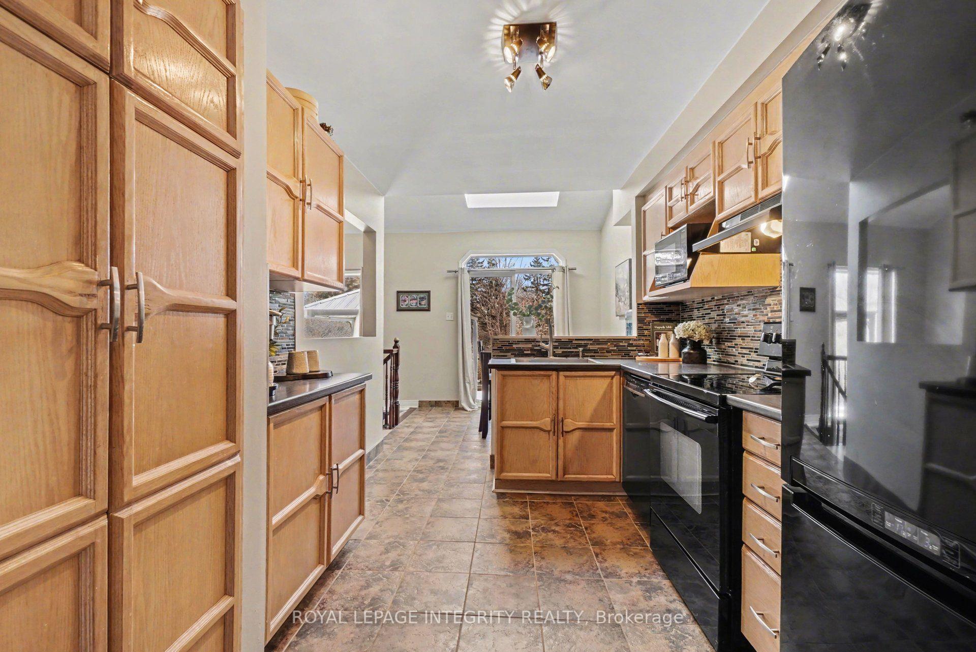 Photo 10 of 52 Blackdome Crescent, Ottawa, Kanata - Kanata Lakes/Heritage Hills — HOMEH